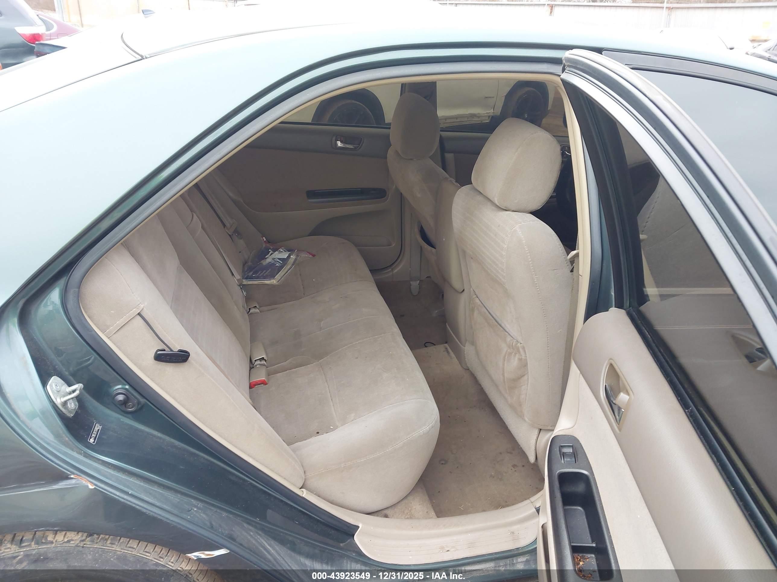 TOYOTA CAMRY image 8