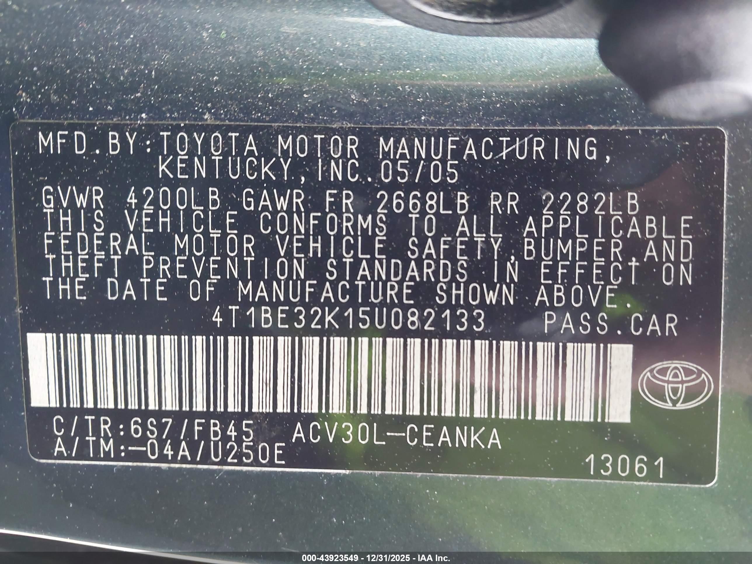 TOYOTA CAMRY image 9