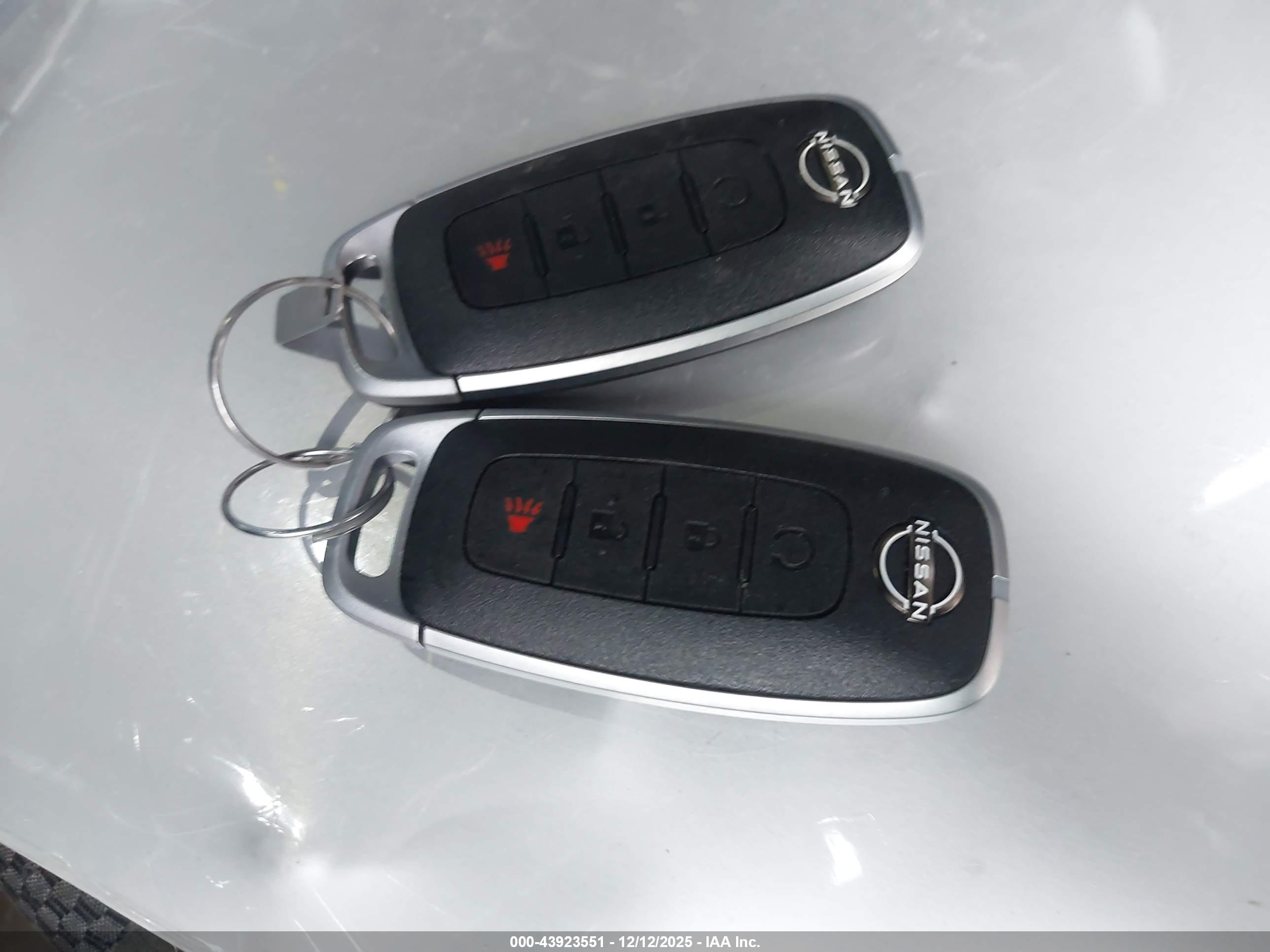NISSAN KICKS image 11