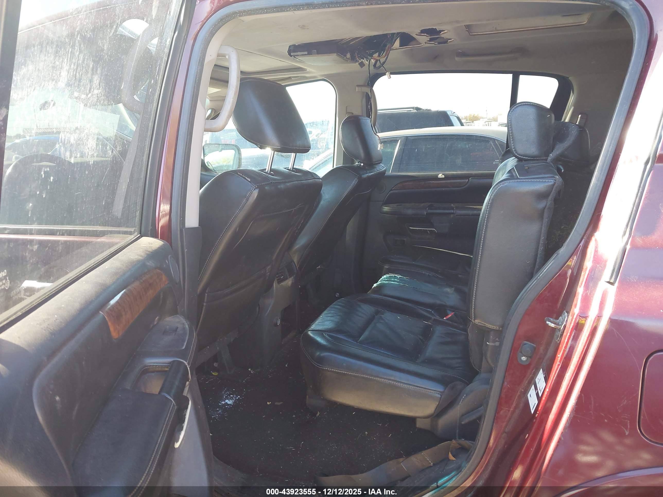 NISSAN ARMADA image 8