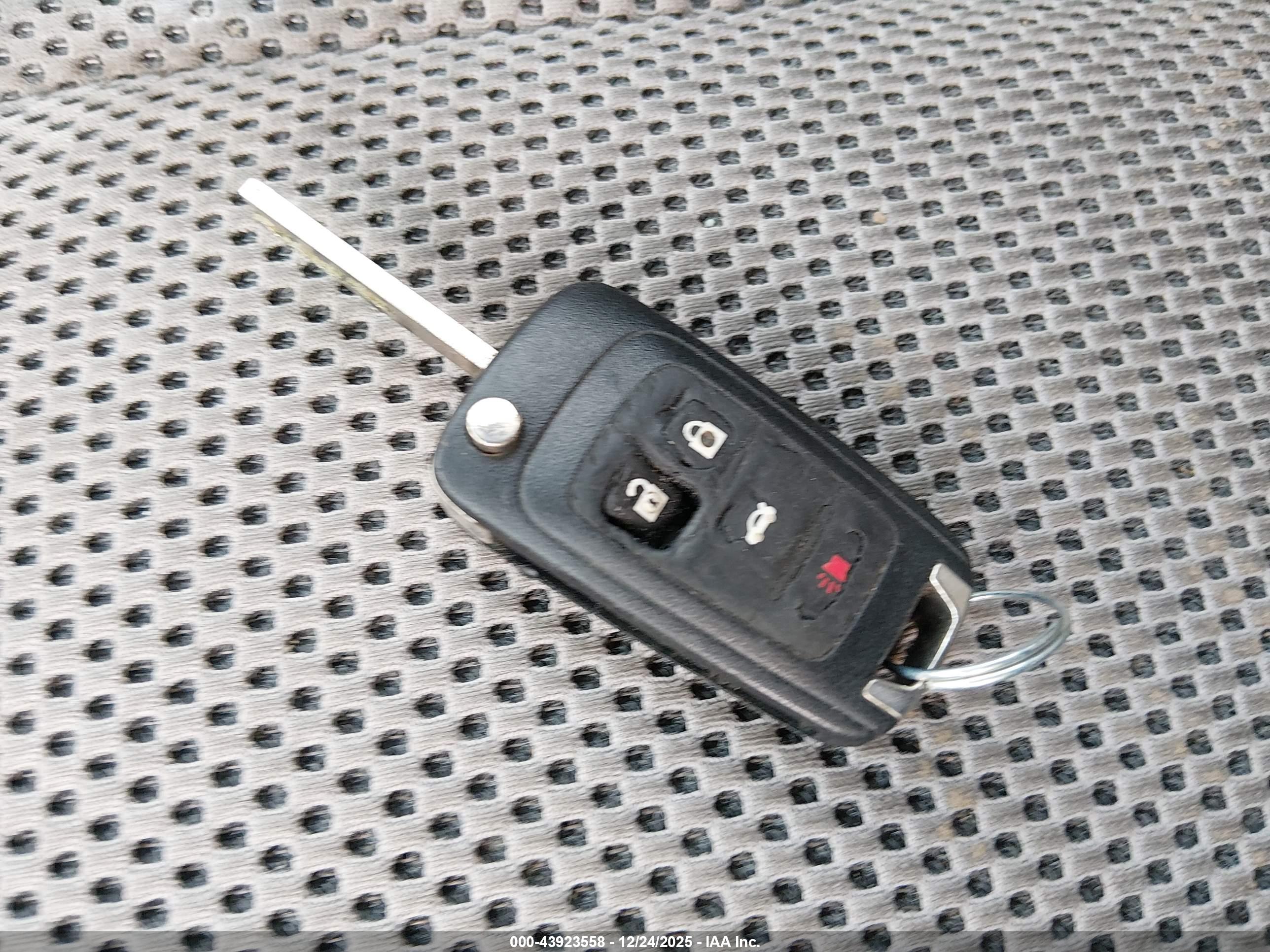 CHEVROLET EQUINOX image 11