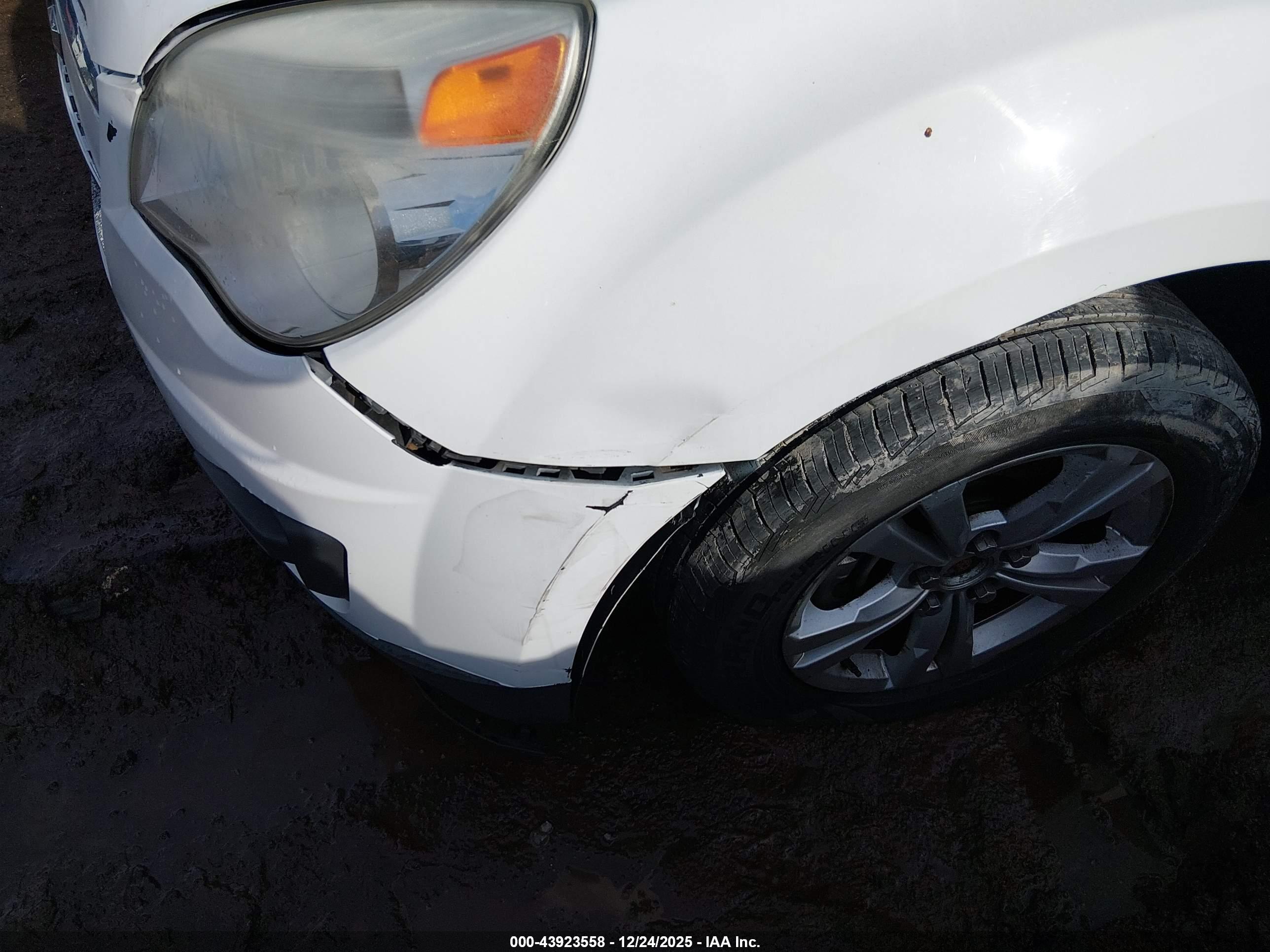 CHEVROLET EQUINOX image 6