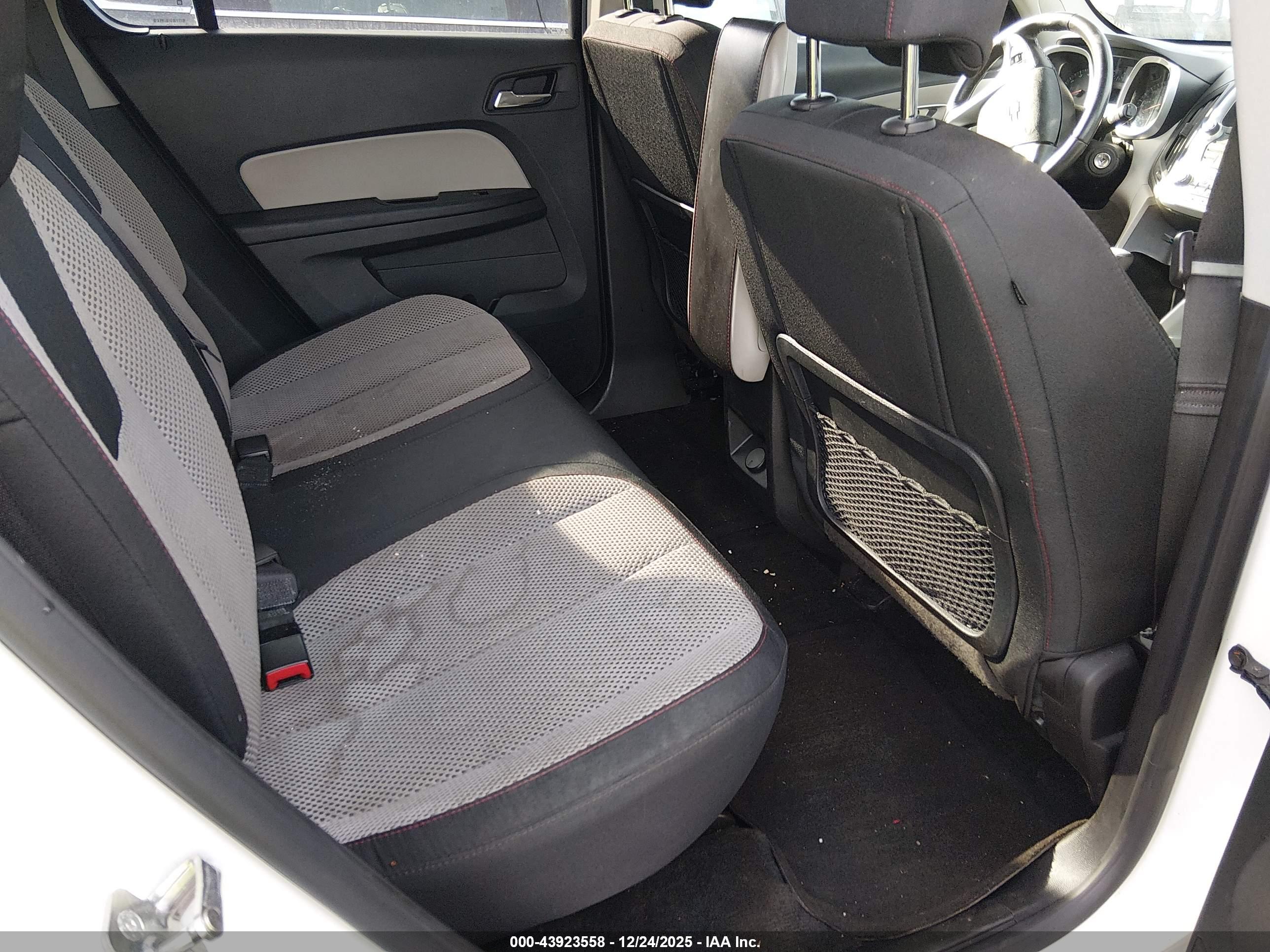 CHEVROLET EQUINOX image 8