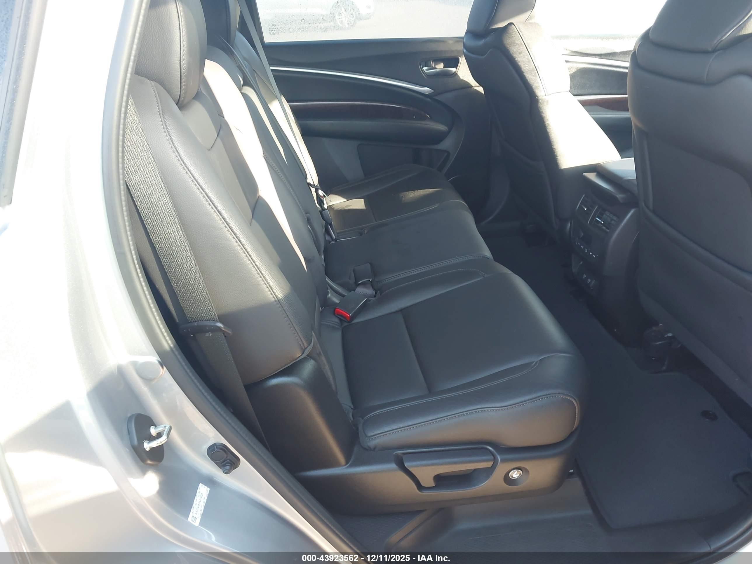 ACURA MDX image 8