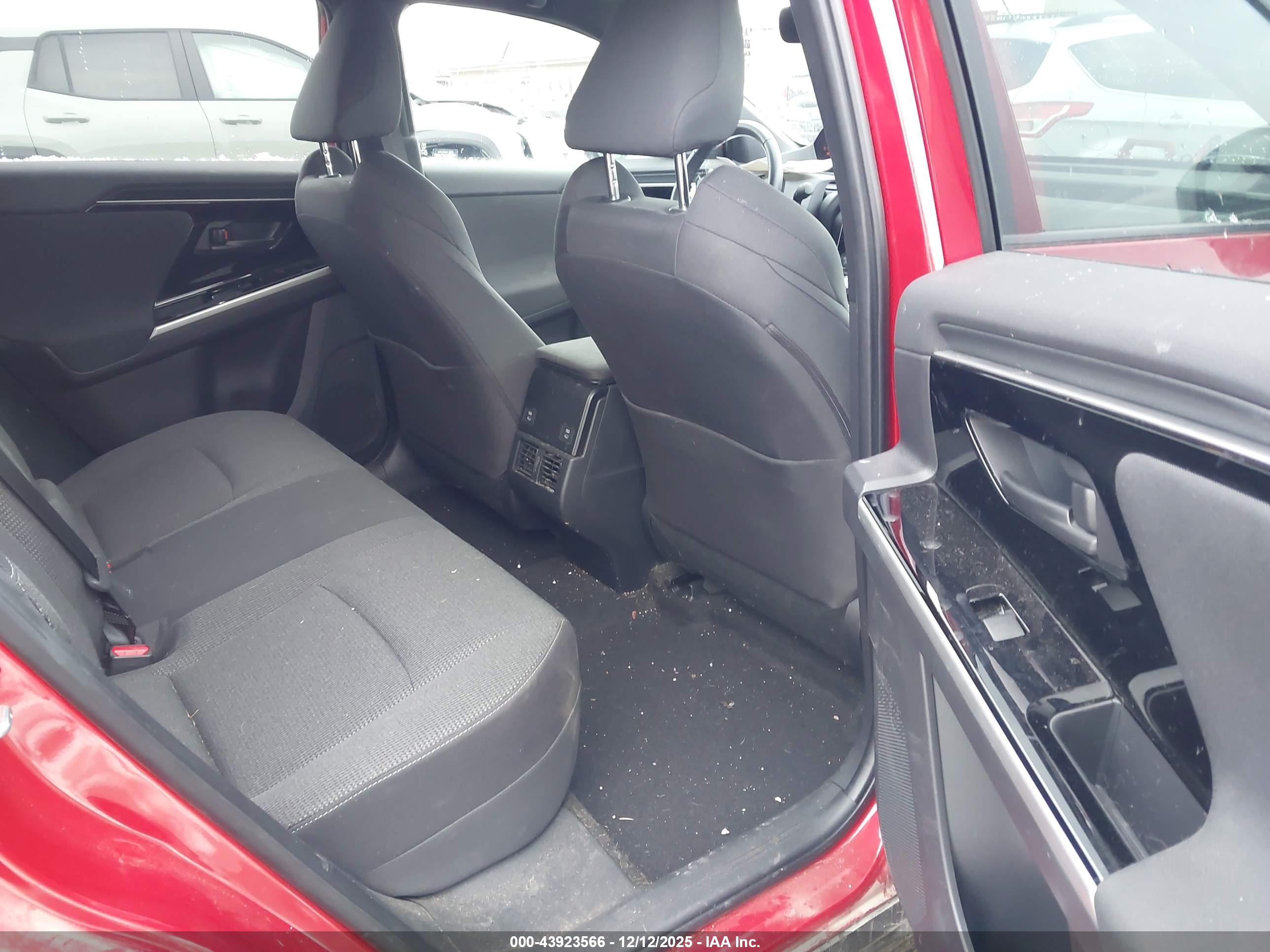 SUBARU SOLTERRA image 8