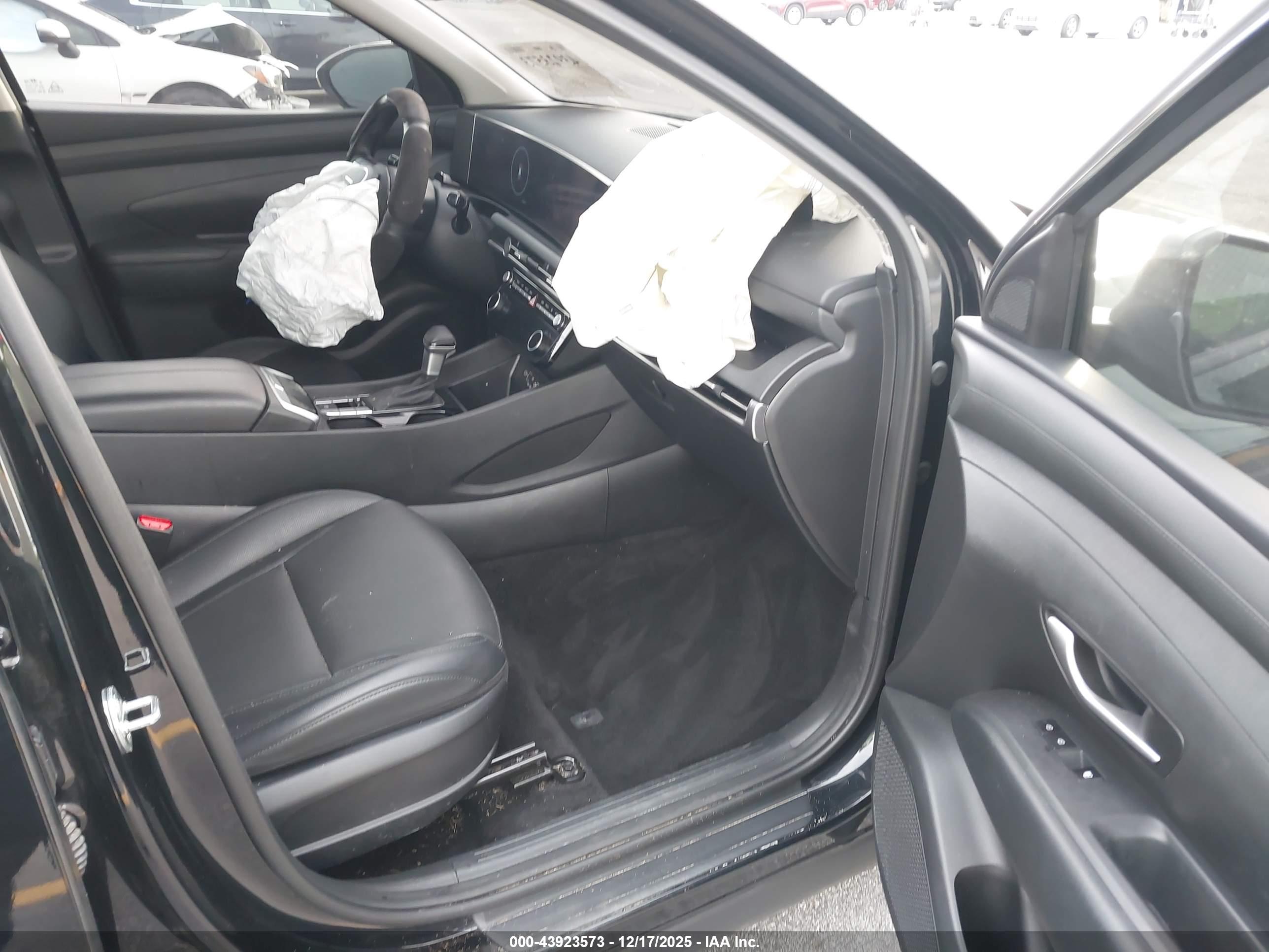 HYUNDAI TUCSON image 5