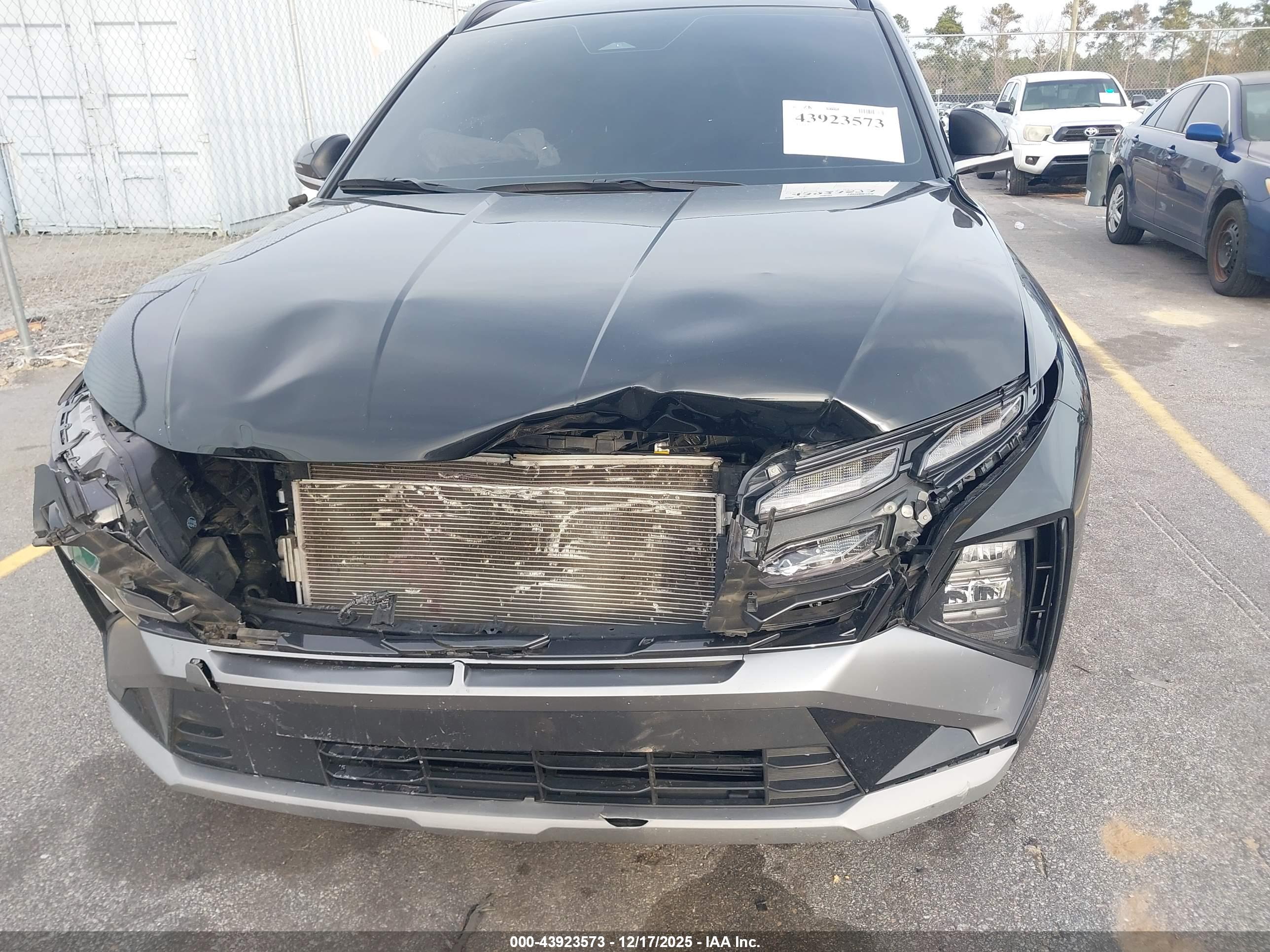 HYUNDAI TUCSON image 6
