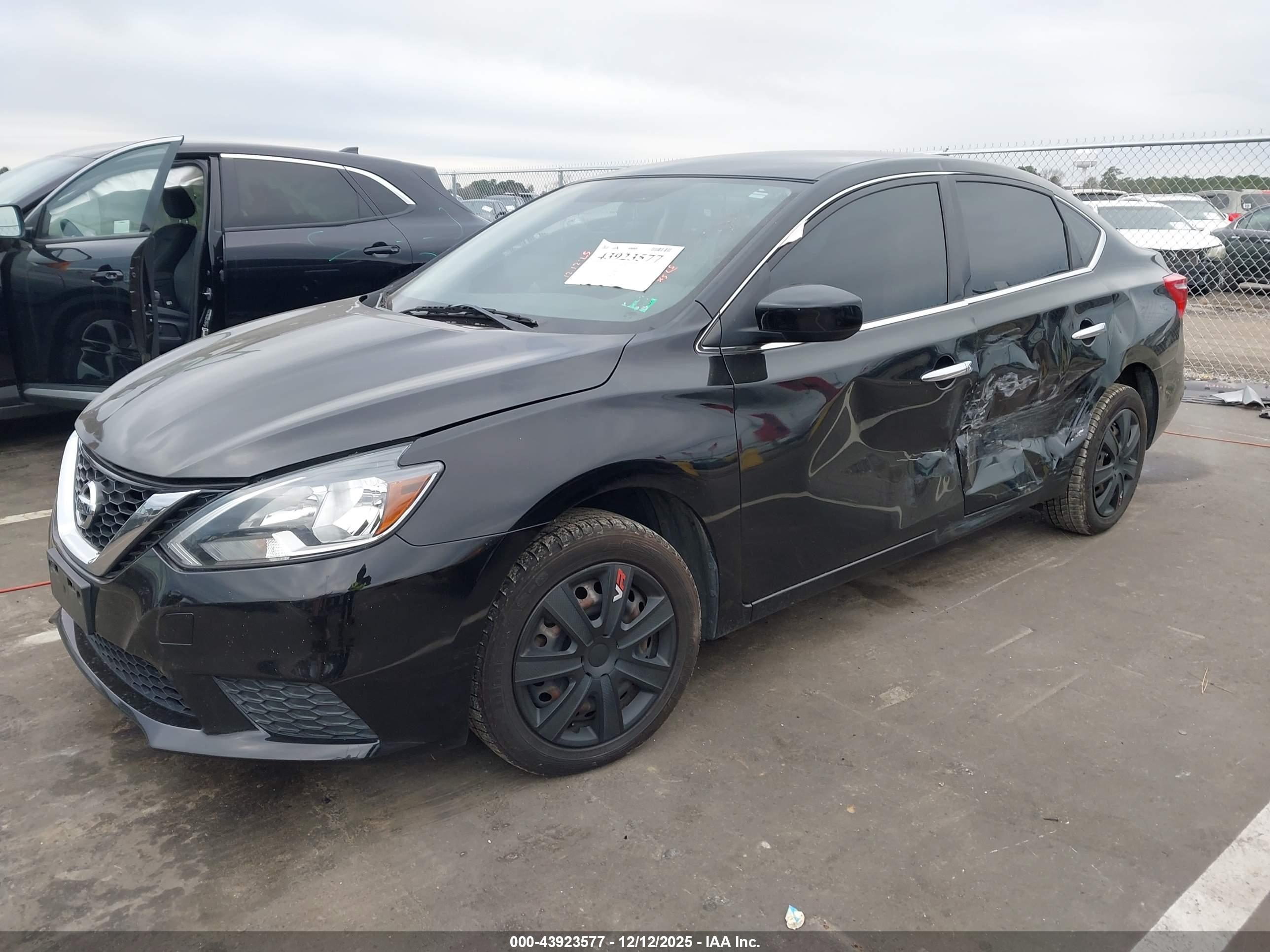 NISSAN SENTRA image 2
