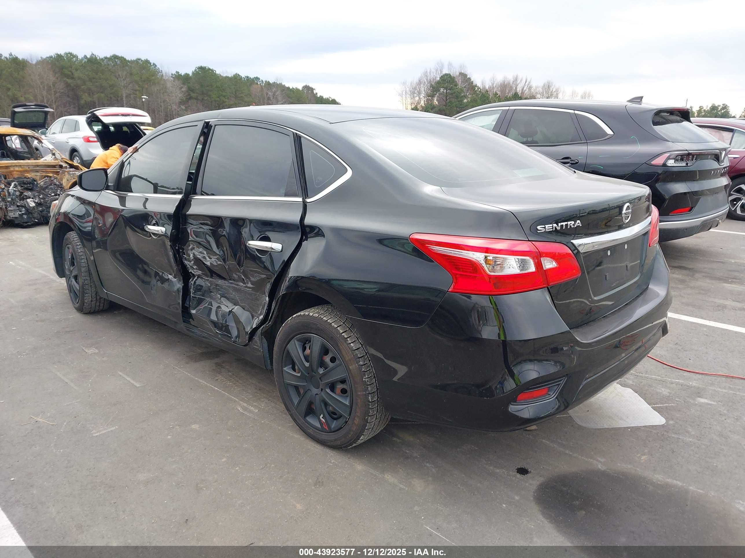 NISSAN SENTRA image 3