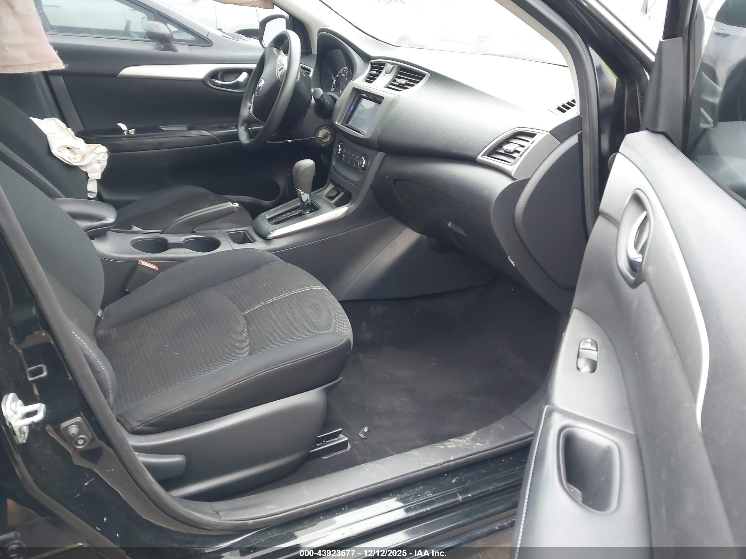 NISSAN SENTRA image 5