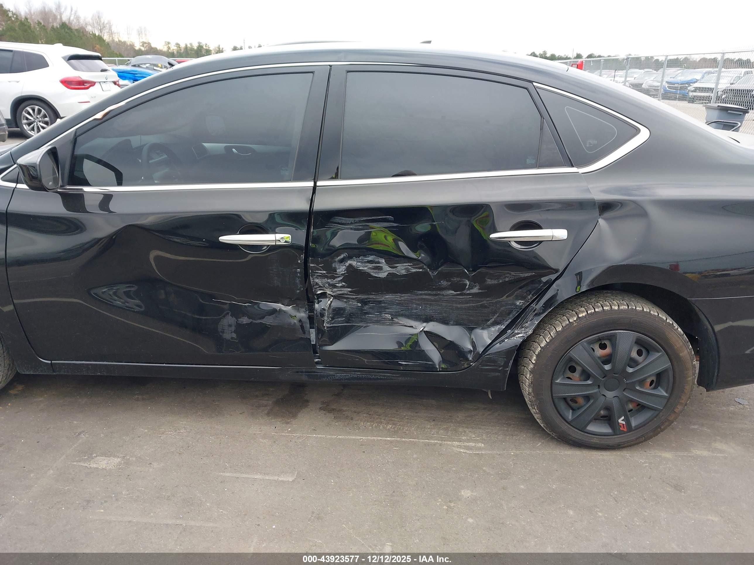NISSAN SENTRA image 6