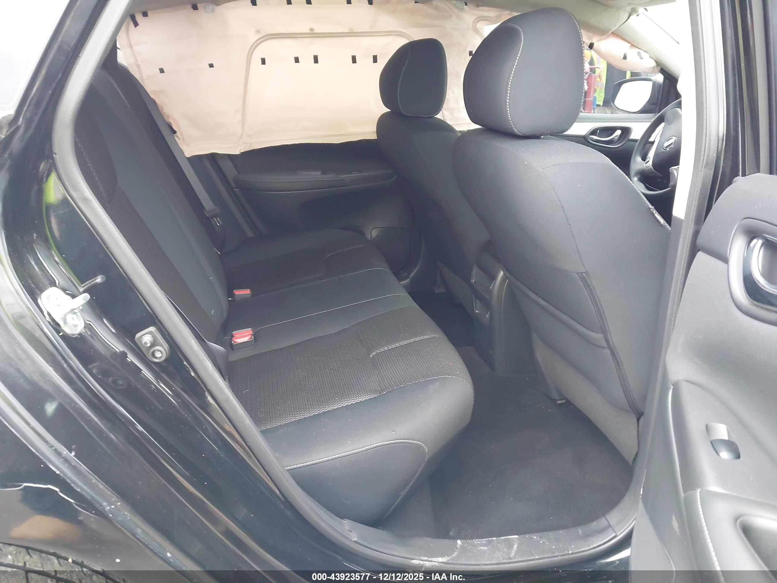 NISSAN SENTRA image 8
