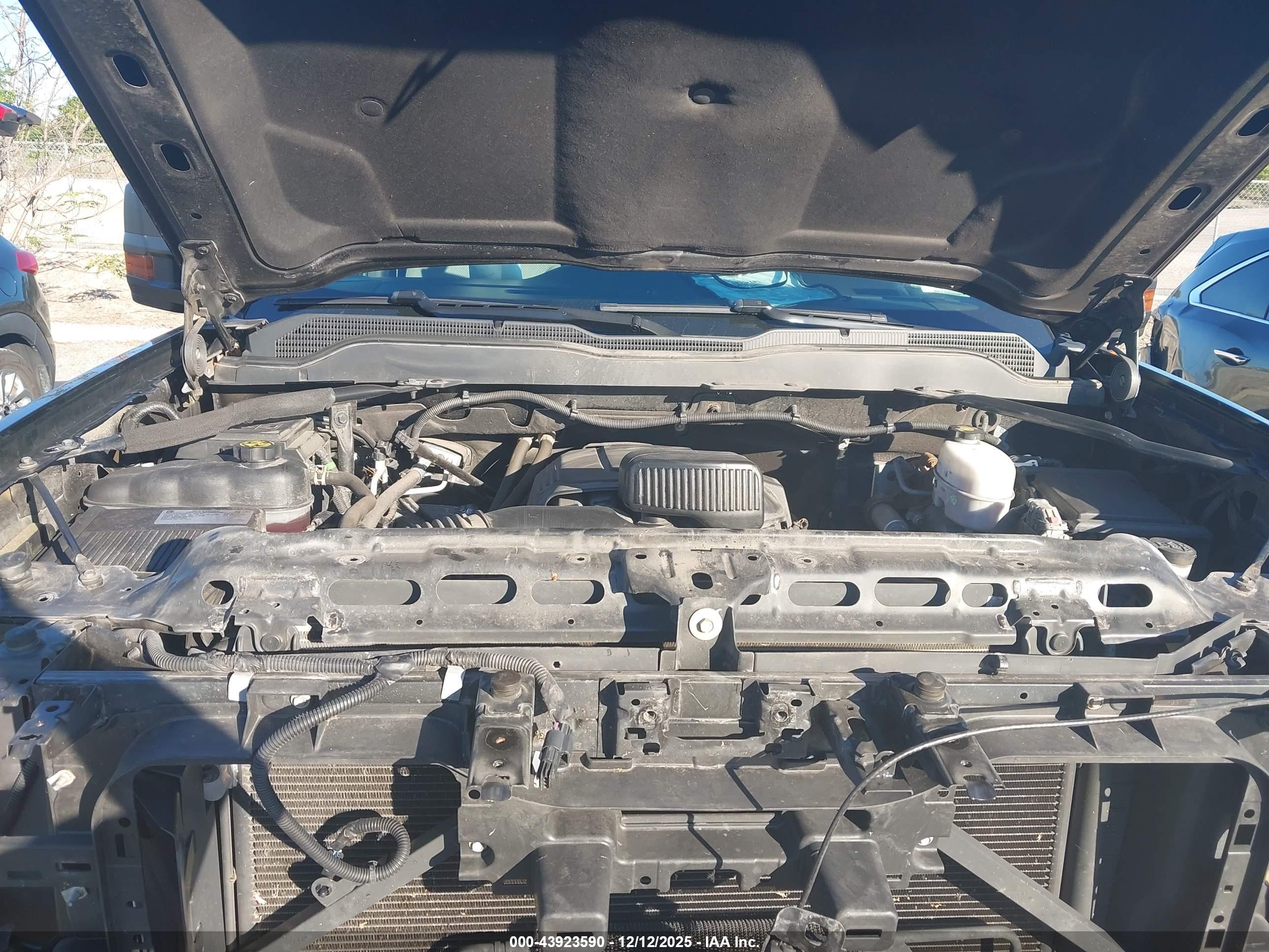 CHEVROLET SILVERADO image 10