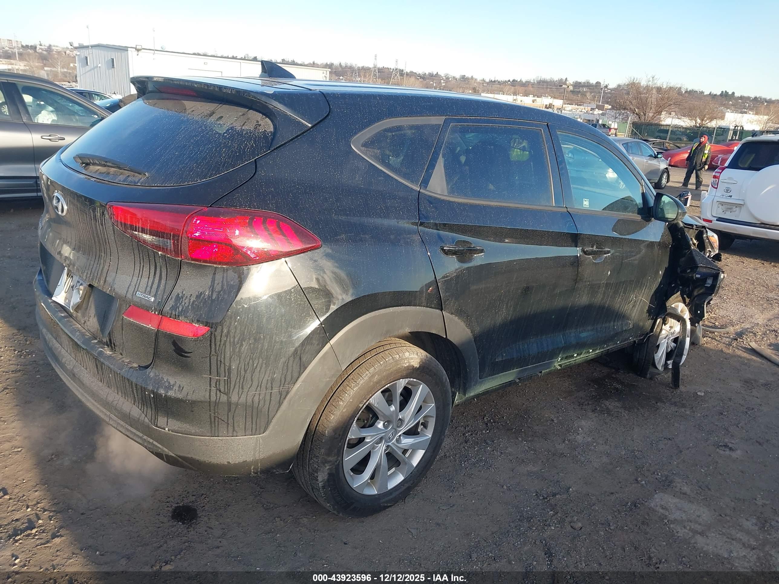 HYUNDAI TUCSON image 4