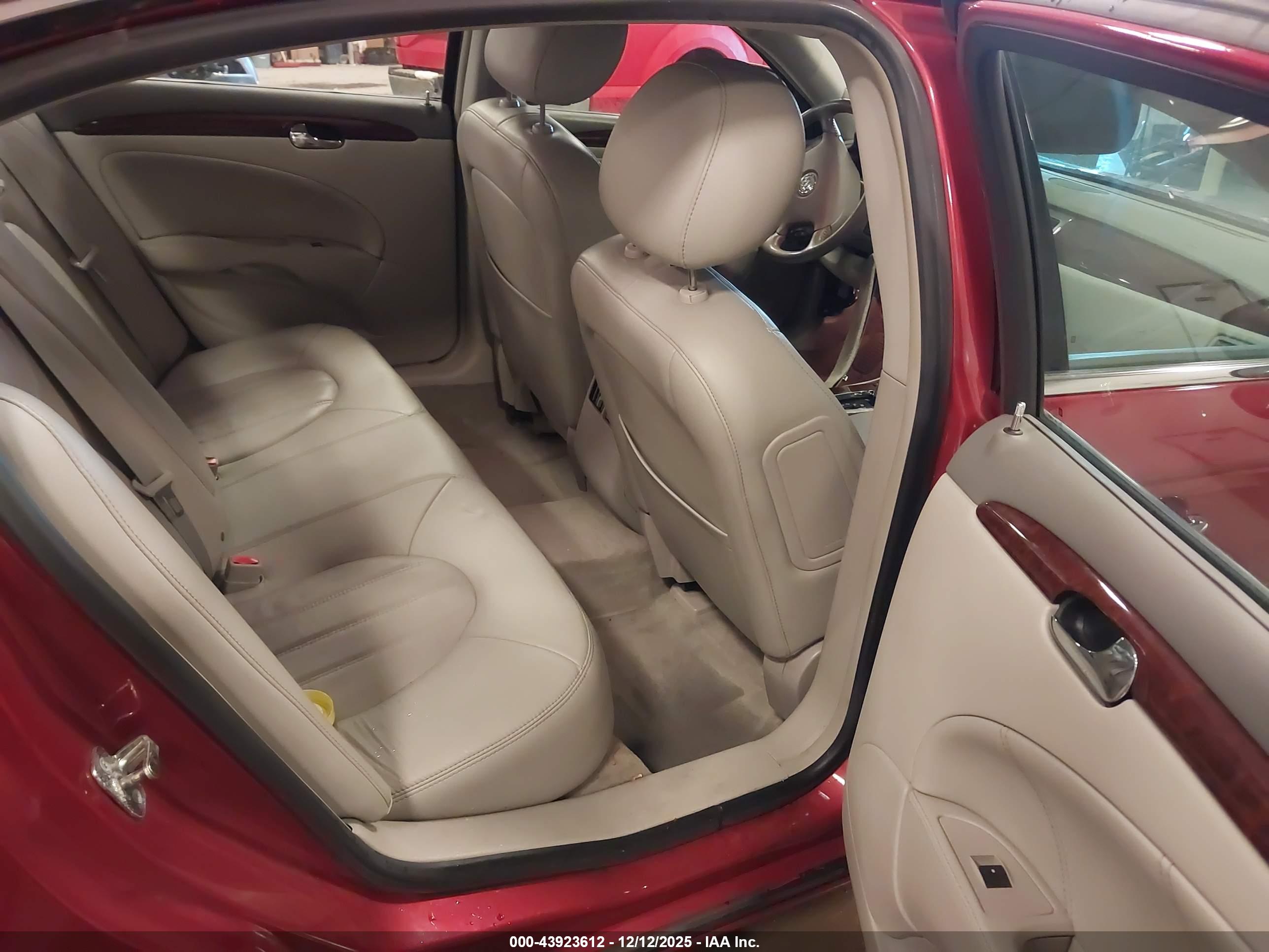 BUICK LUCERNE image 8