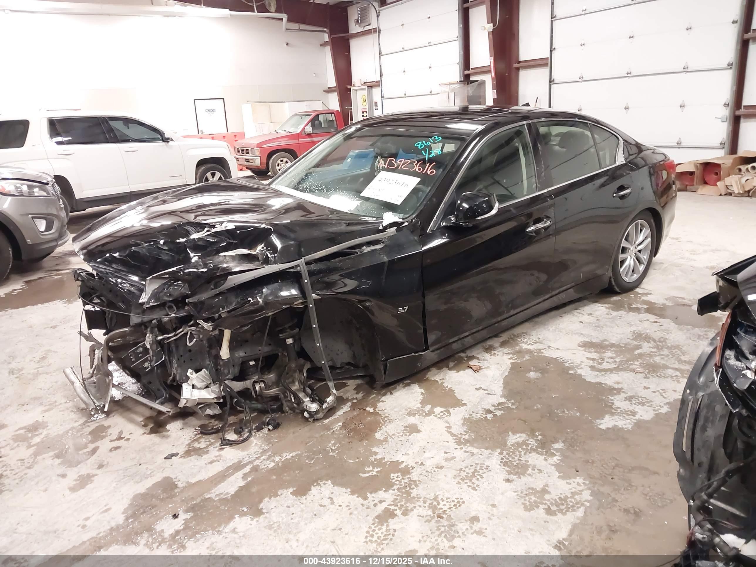 INFINITI Q50 image 2