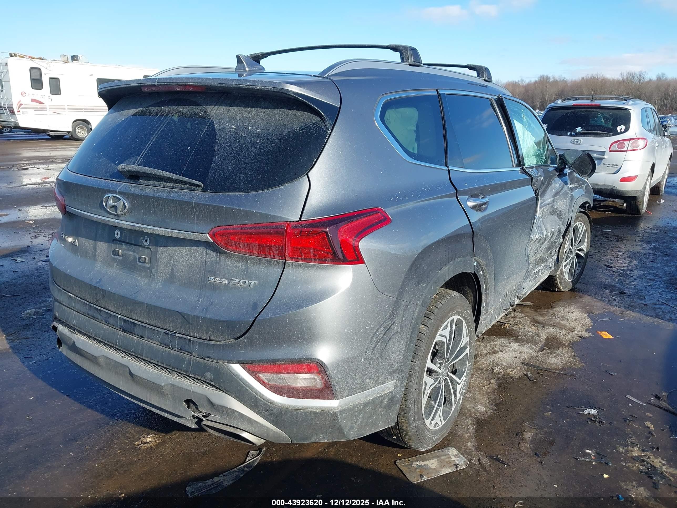 HYUNDAI SANTA image 4