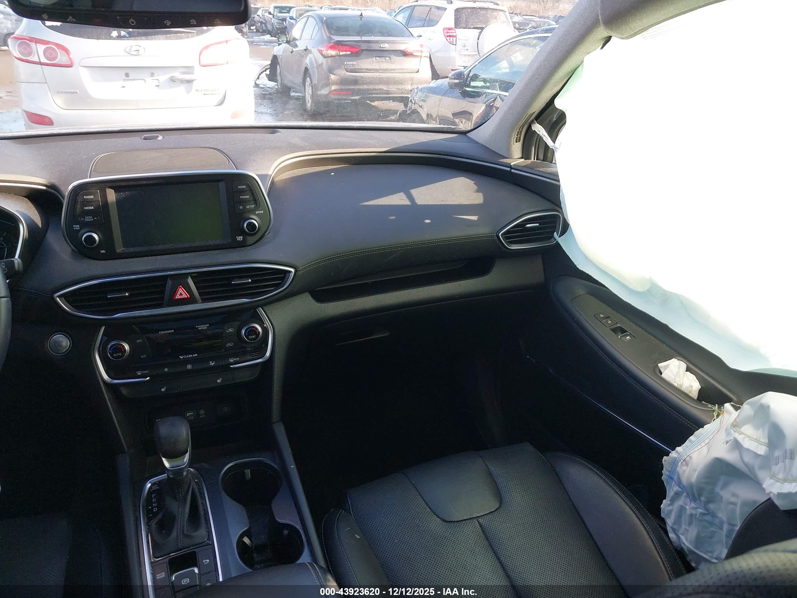 HYUNDAI SANTA image 5
