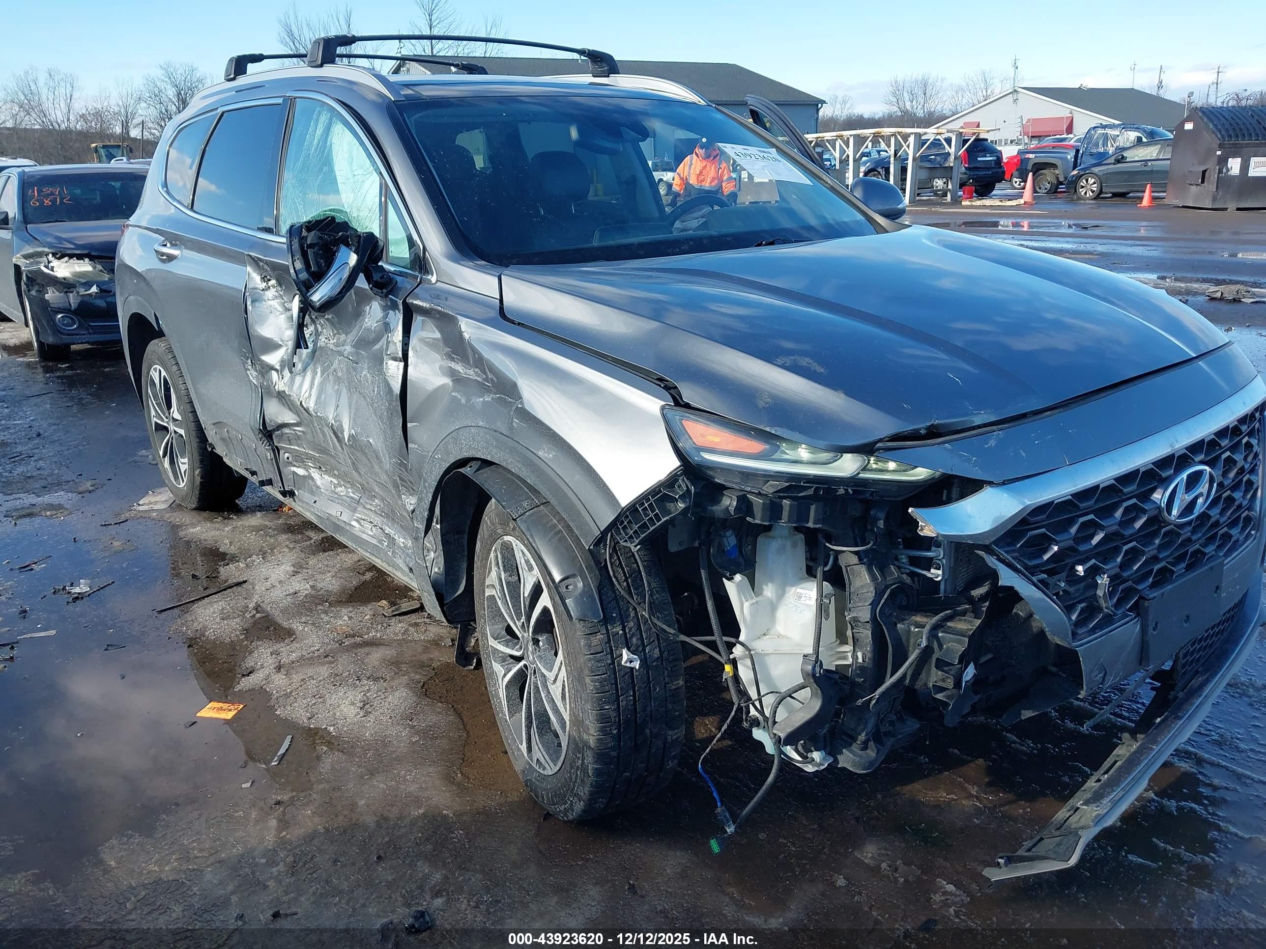 HYUNDAI SANTA image 6