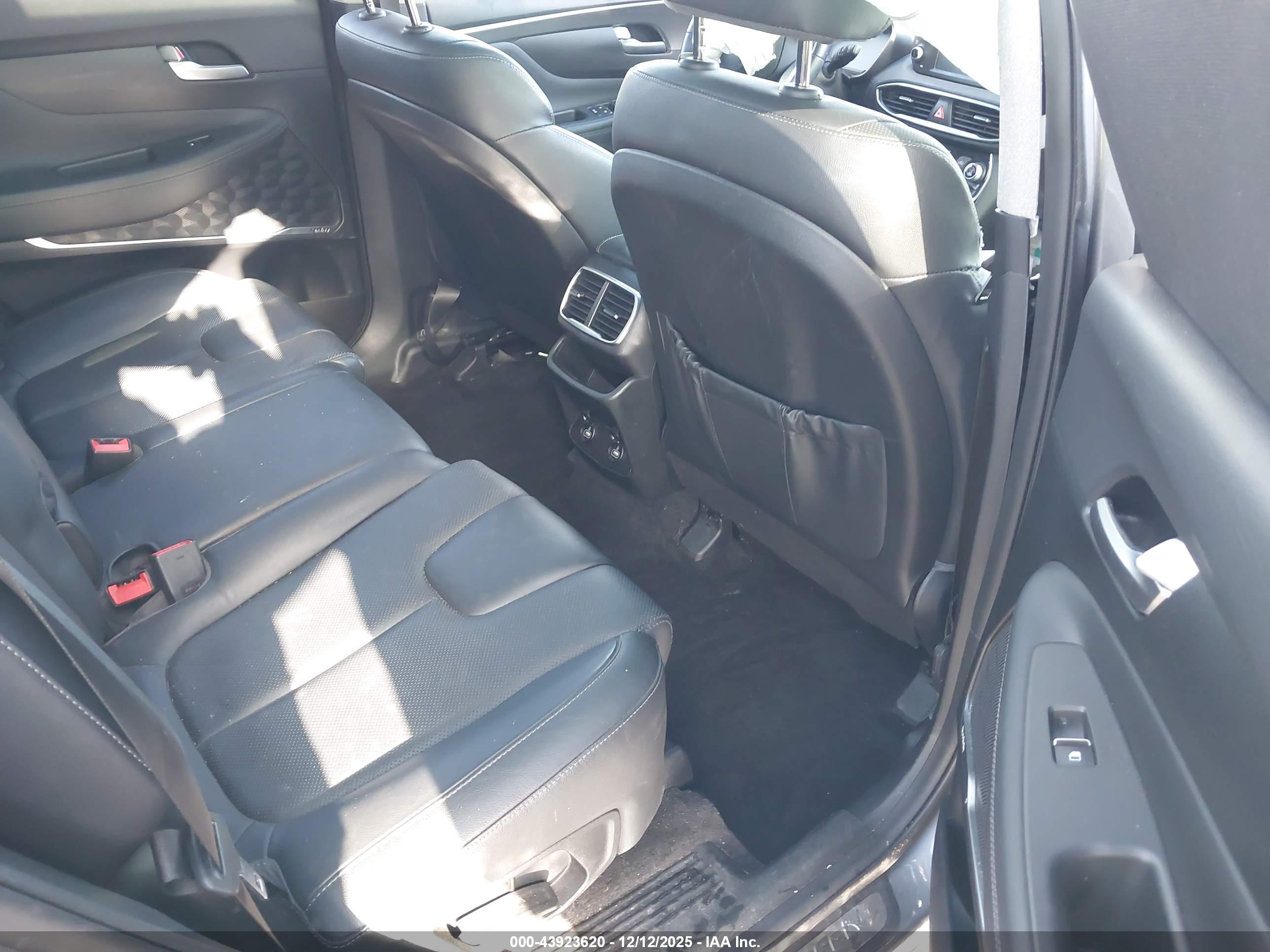 HYUNDAI SANTA image 8