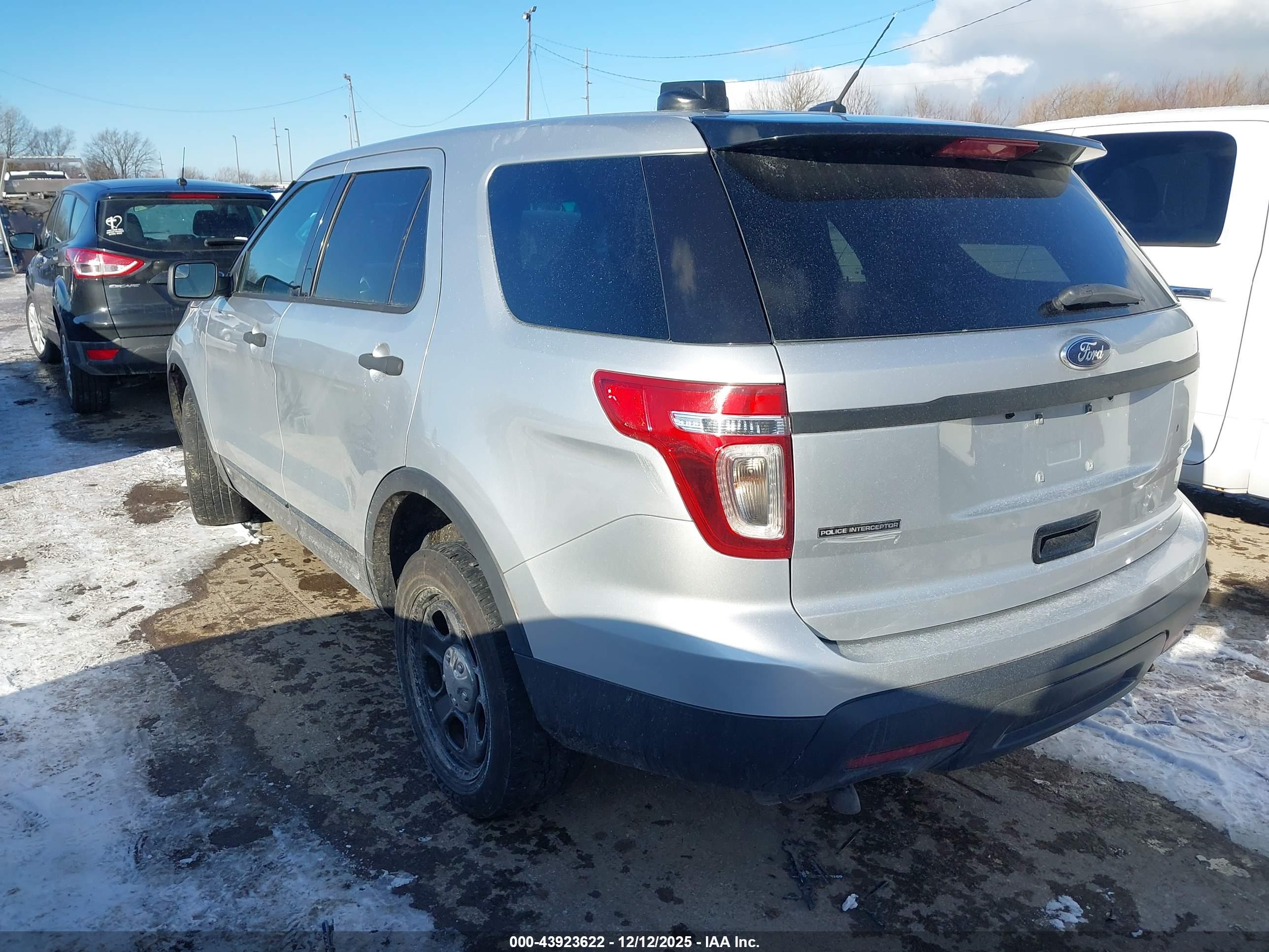 FORD UTILITY image 3