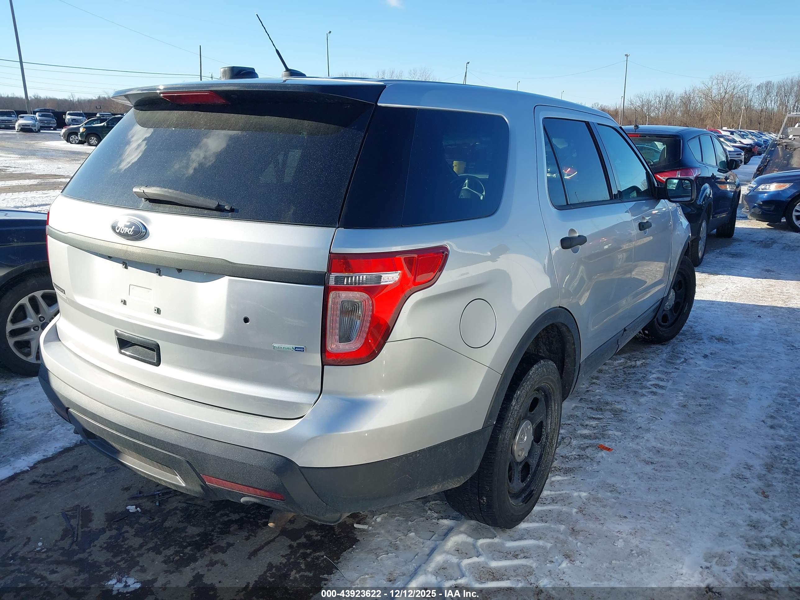 FORD UTILITY image 4
