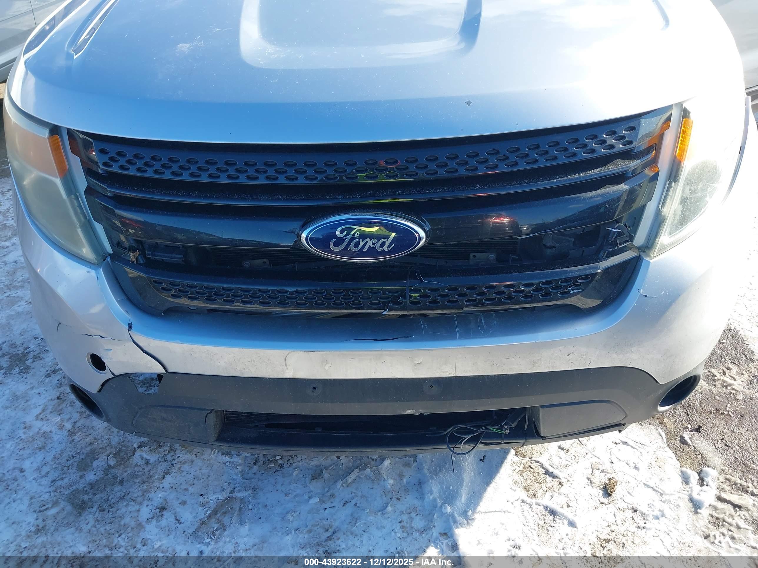 FORD UTILITY image 6
