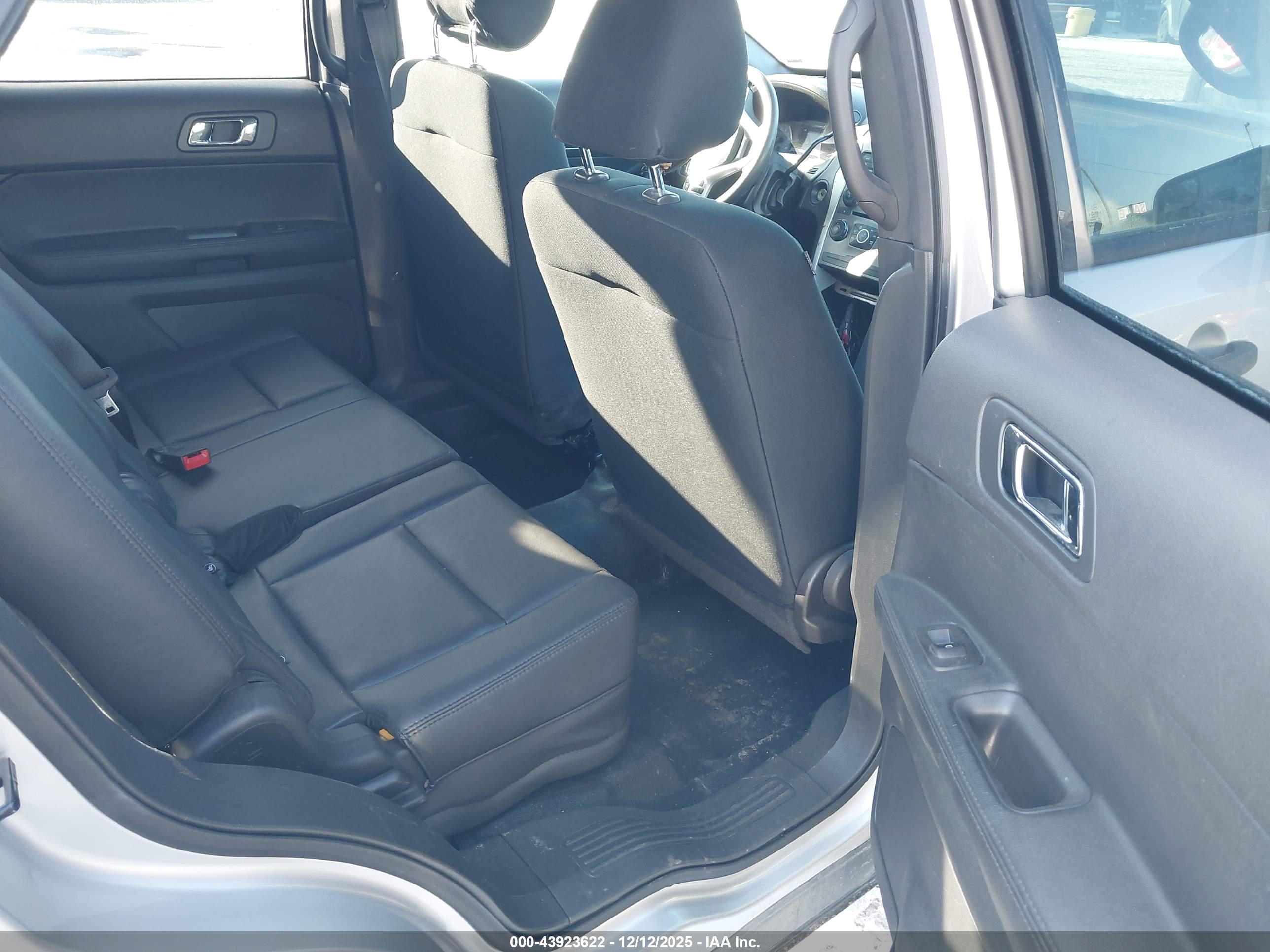 FORD UTILITY image 8