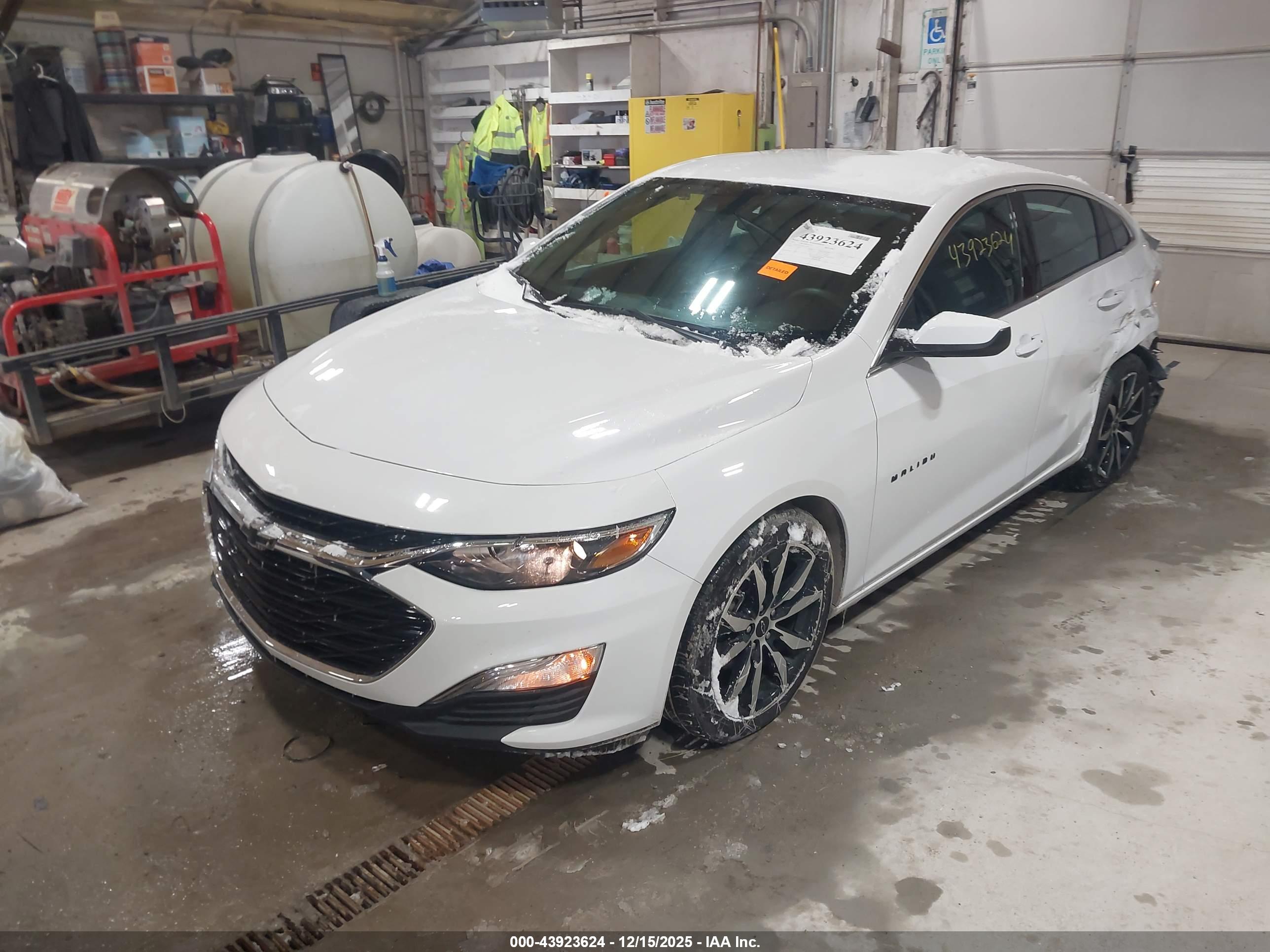 CHEVROLET MALIBU image 2