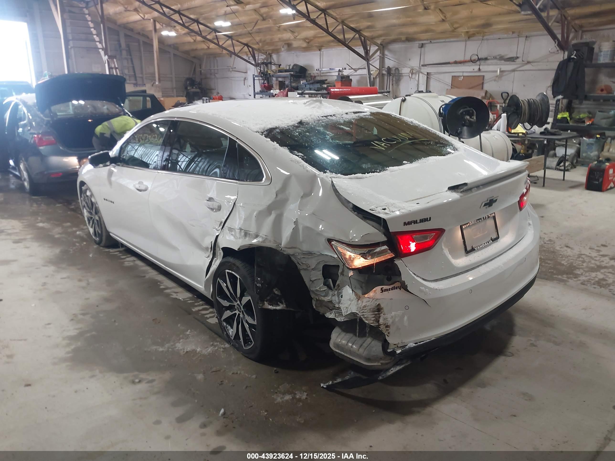 CHEVROLET MALIBU image 3