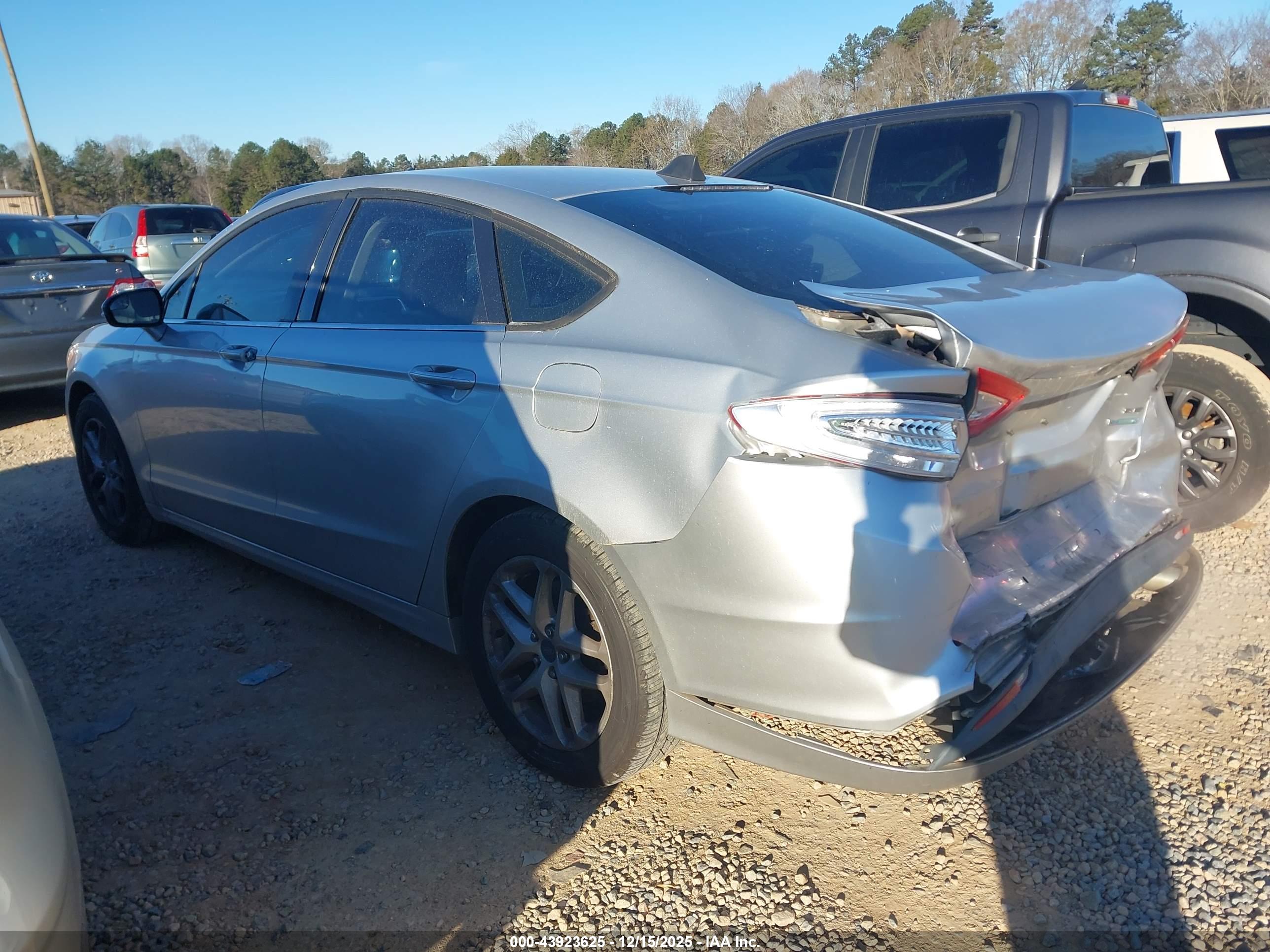 FORD FUSION image 3