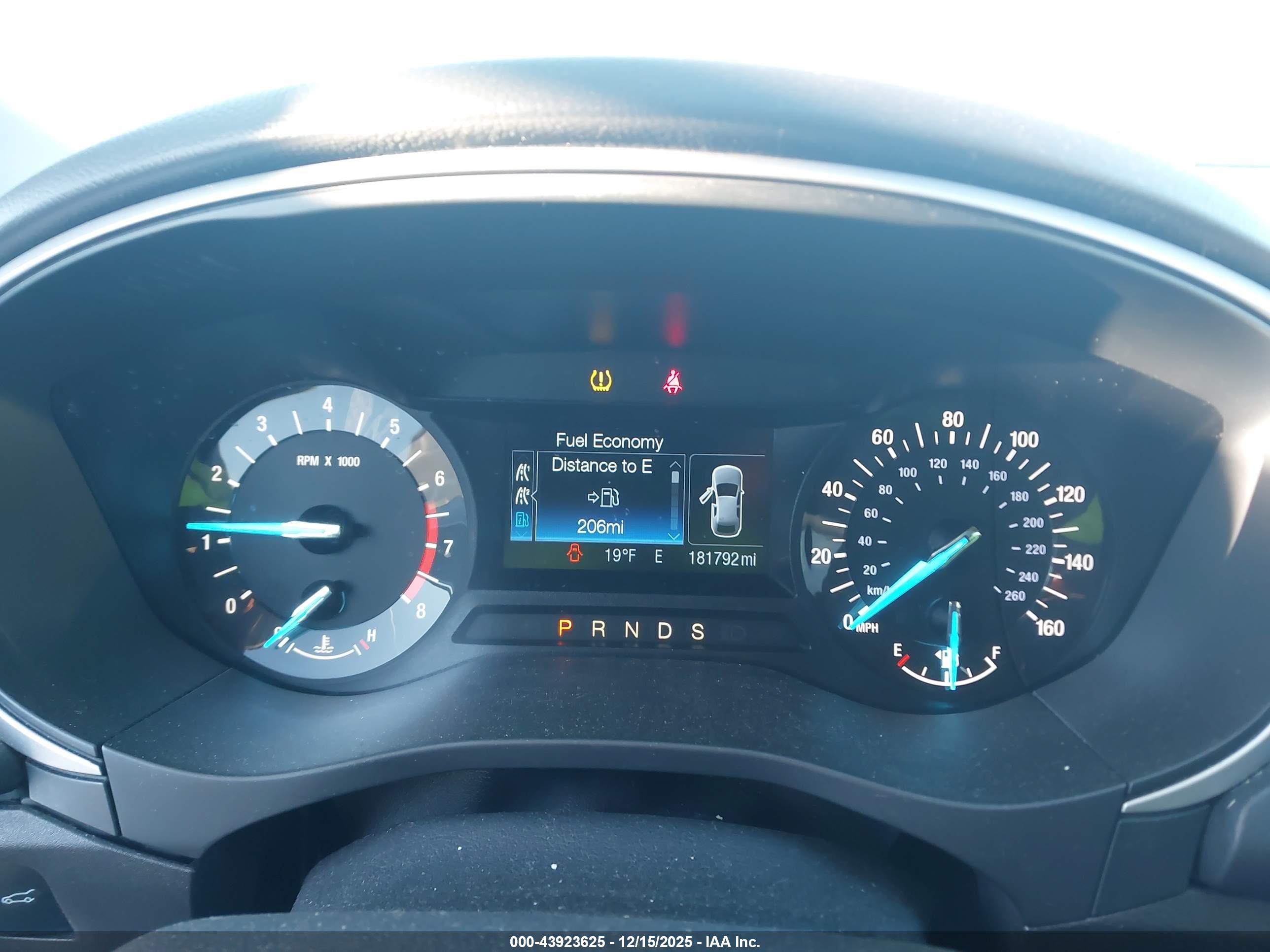 FORD FUSION image 7