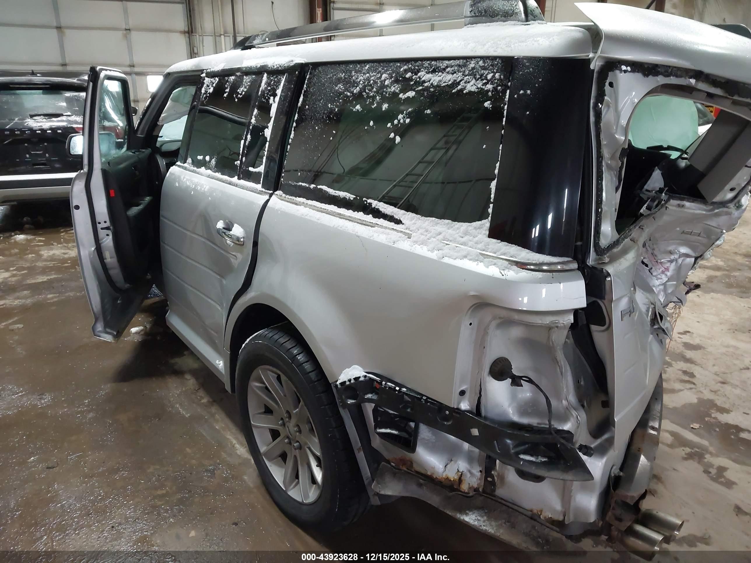FORD FLEX image 3