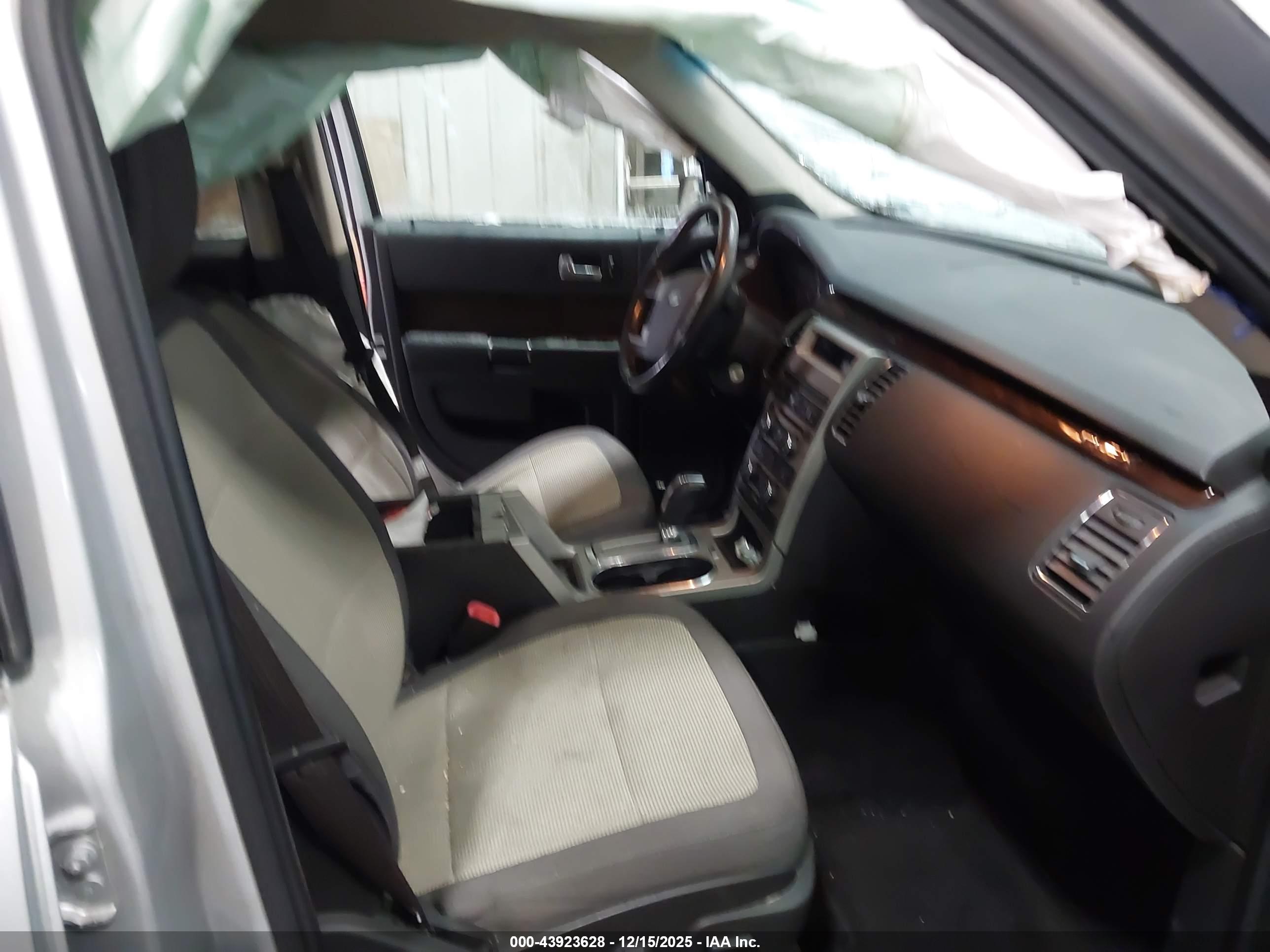 FORD FLEX image 5