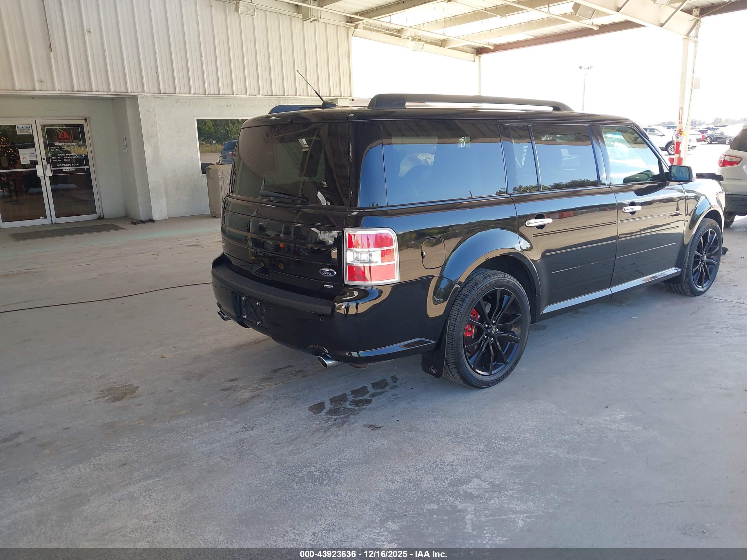 FORD FLEX image 4