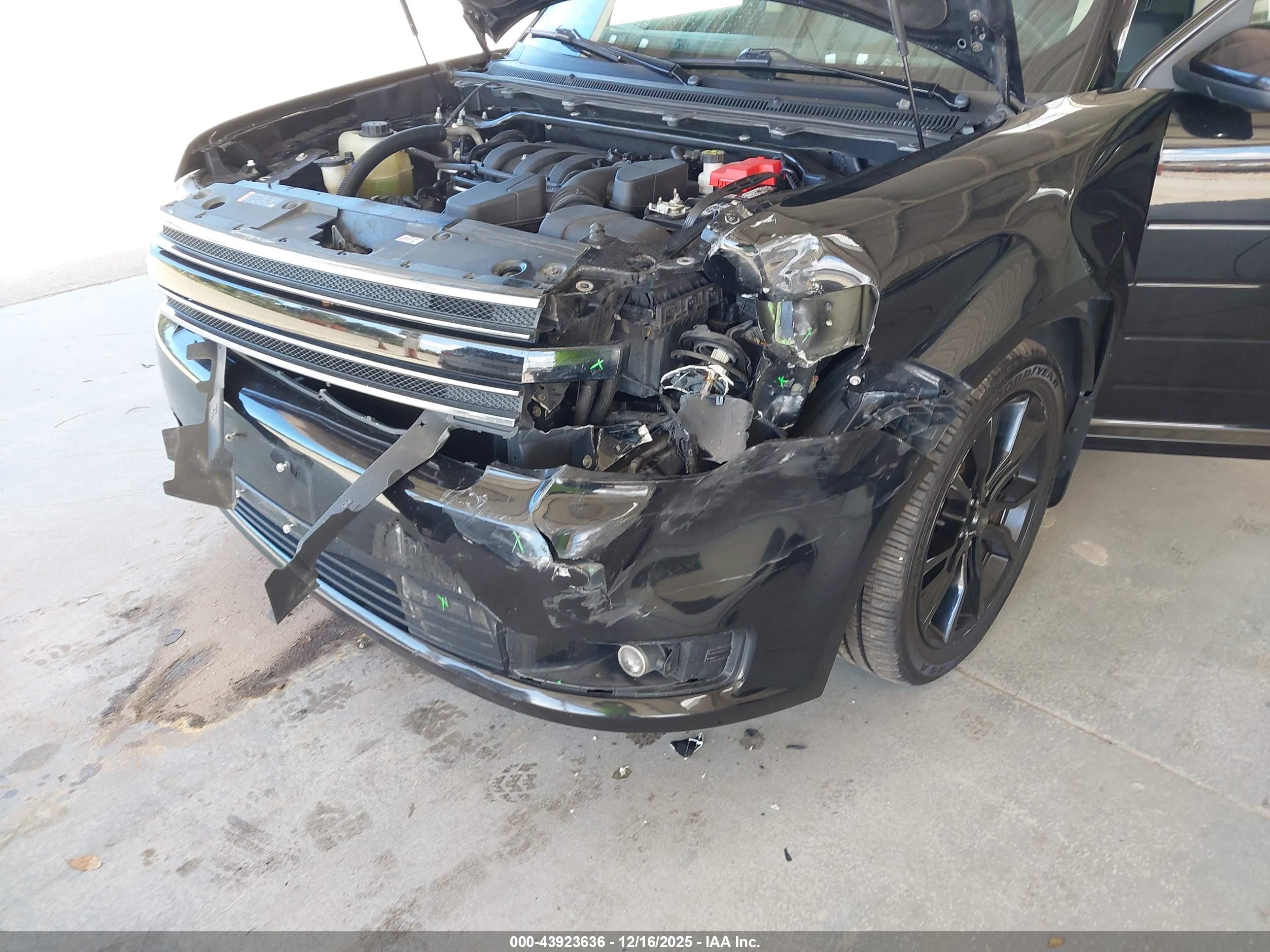 FORD FLEX image 6