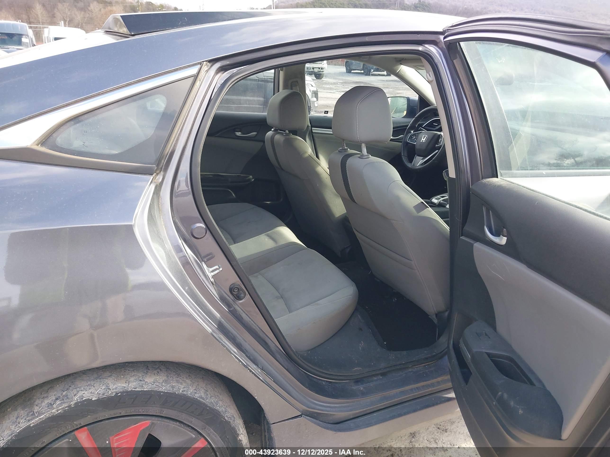 HONDA CIVIC image 8