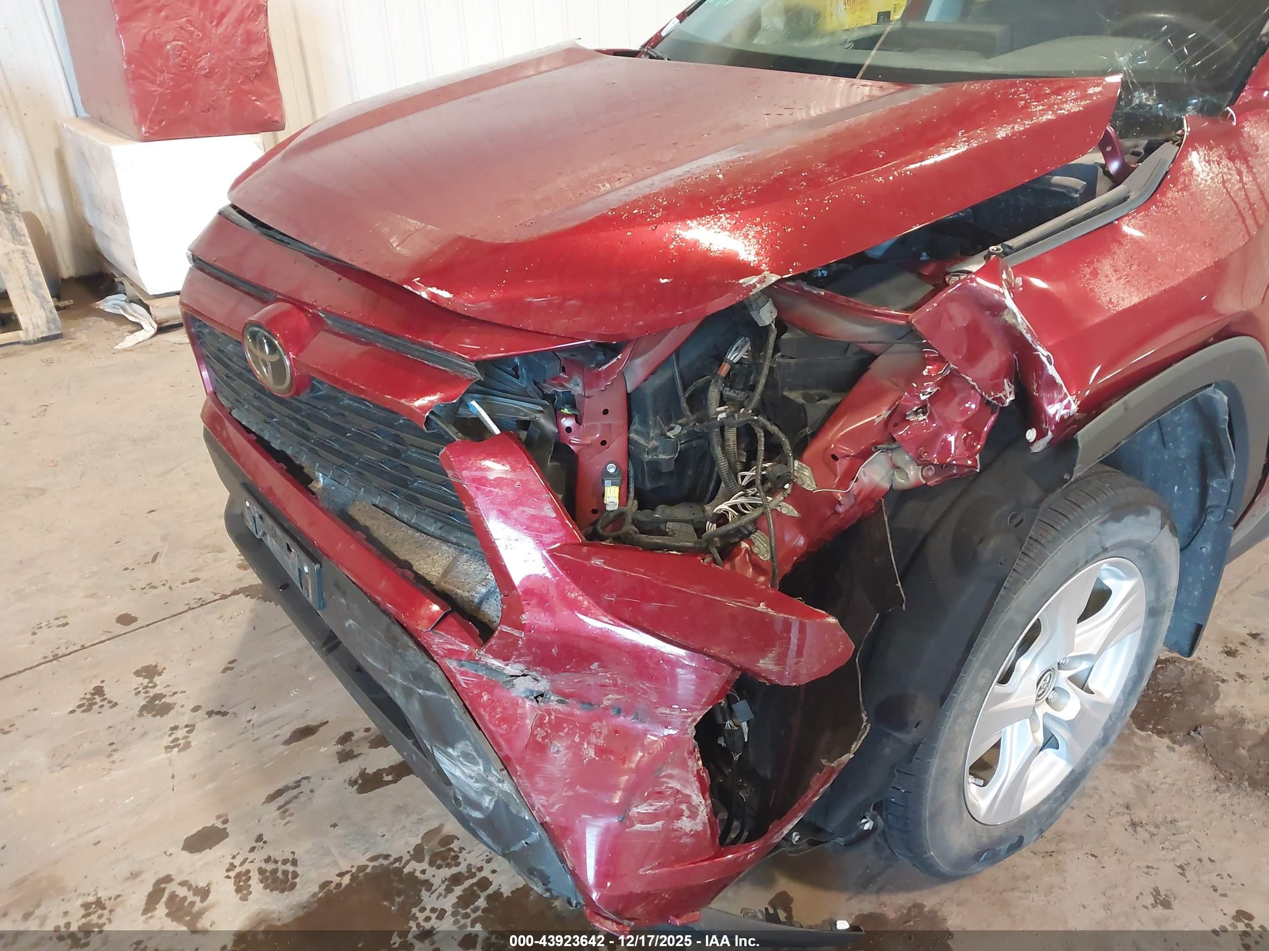 TOYOTA RAV4 image 6