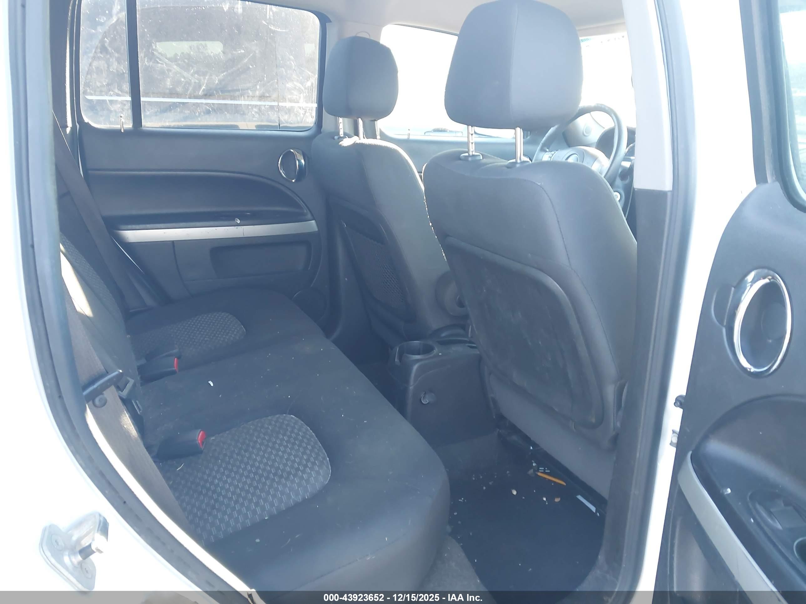 CHEVROLET HHR image 8