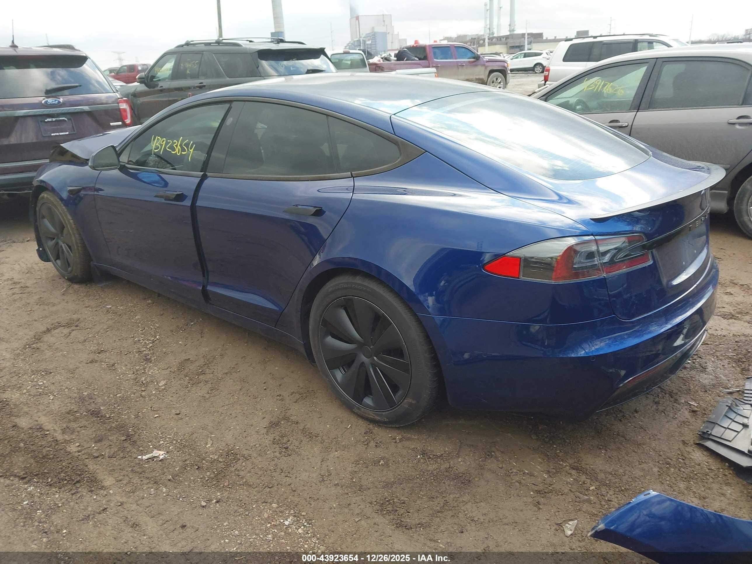 TESLA MODEL image 3