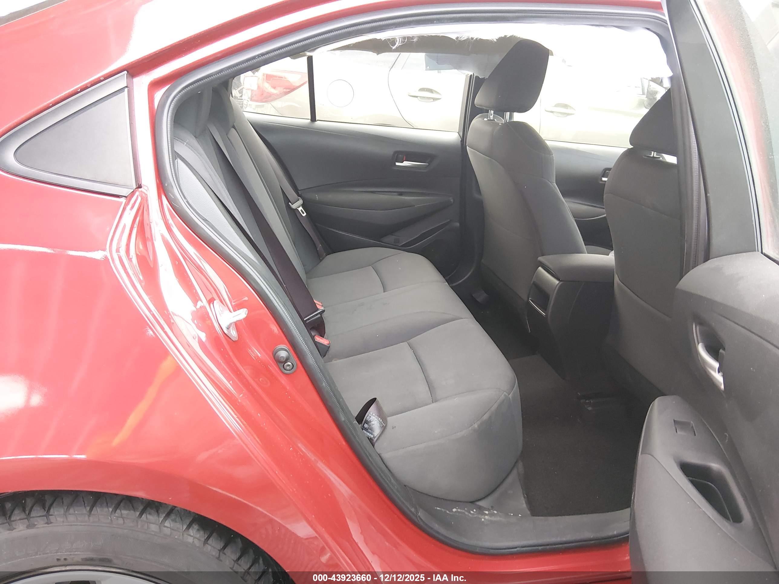 TOYOTA COROLLA image 8