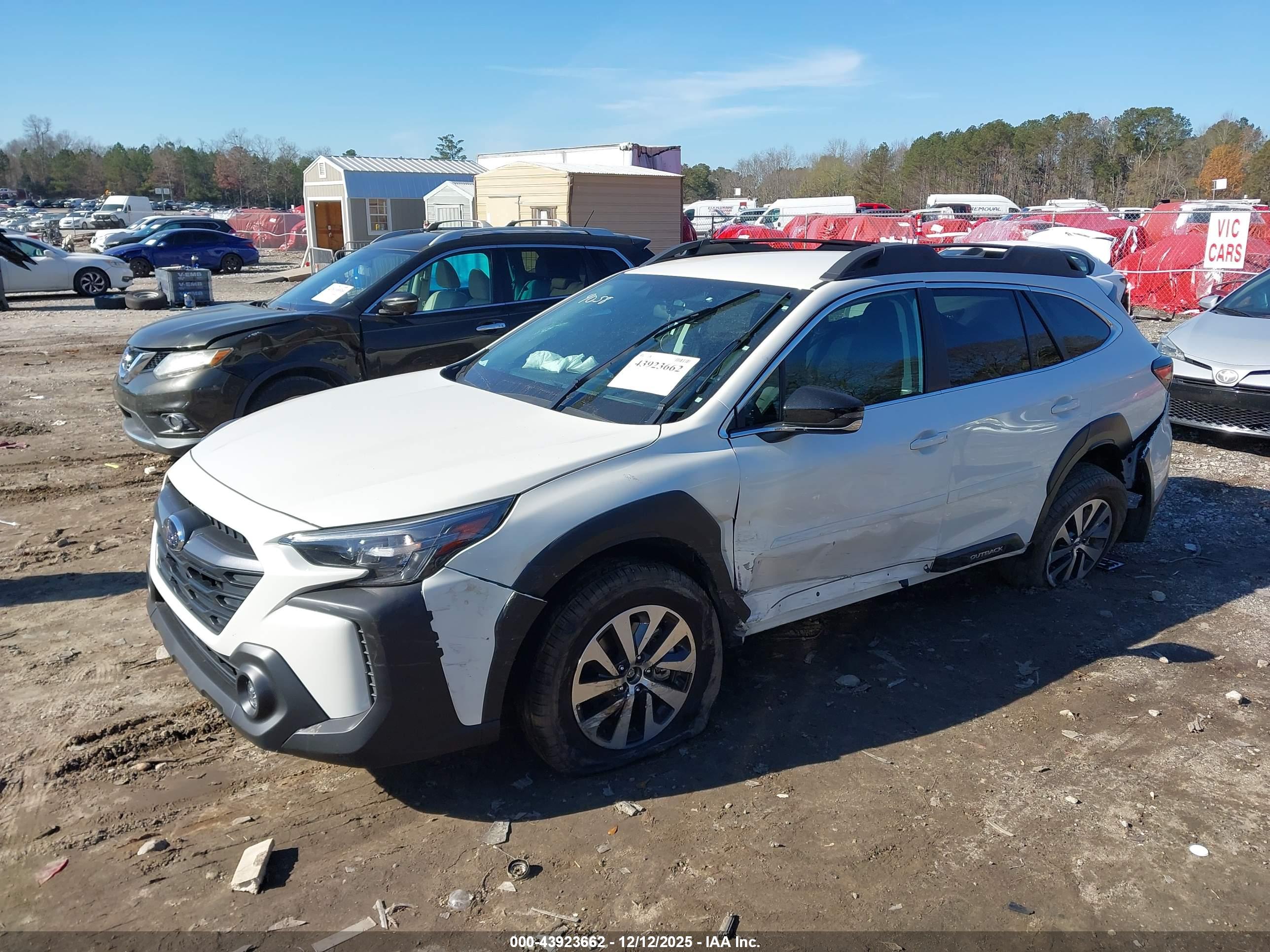SUBARU OUTBACK image 2