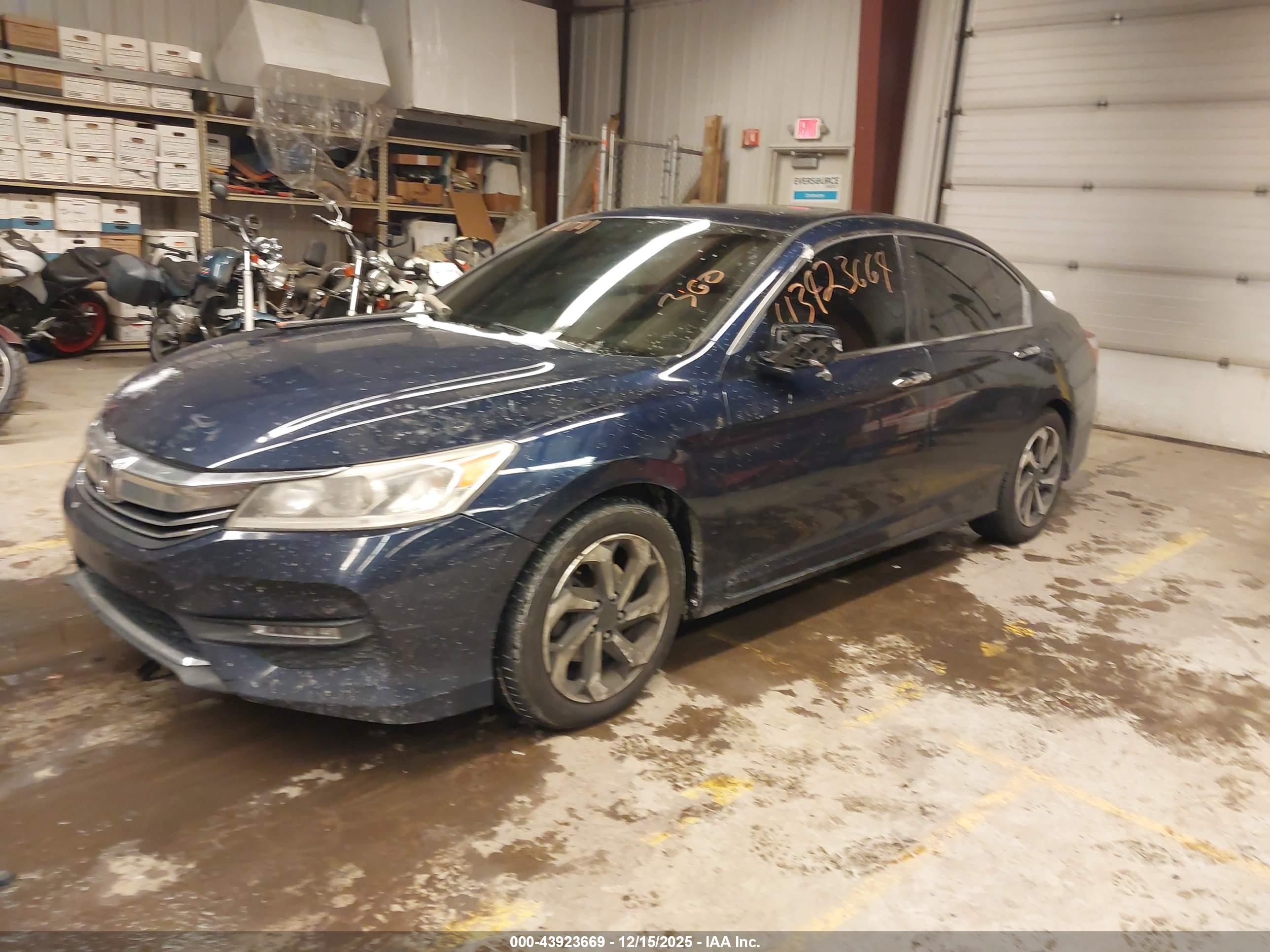 HONDA ACCORD image 2
