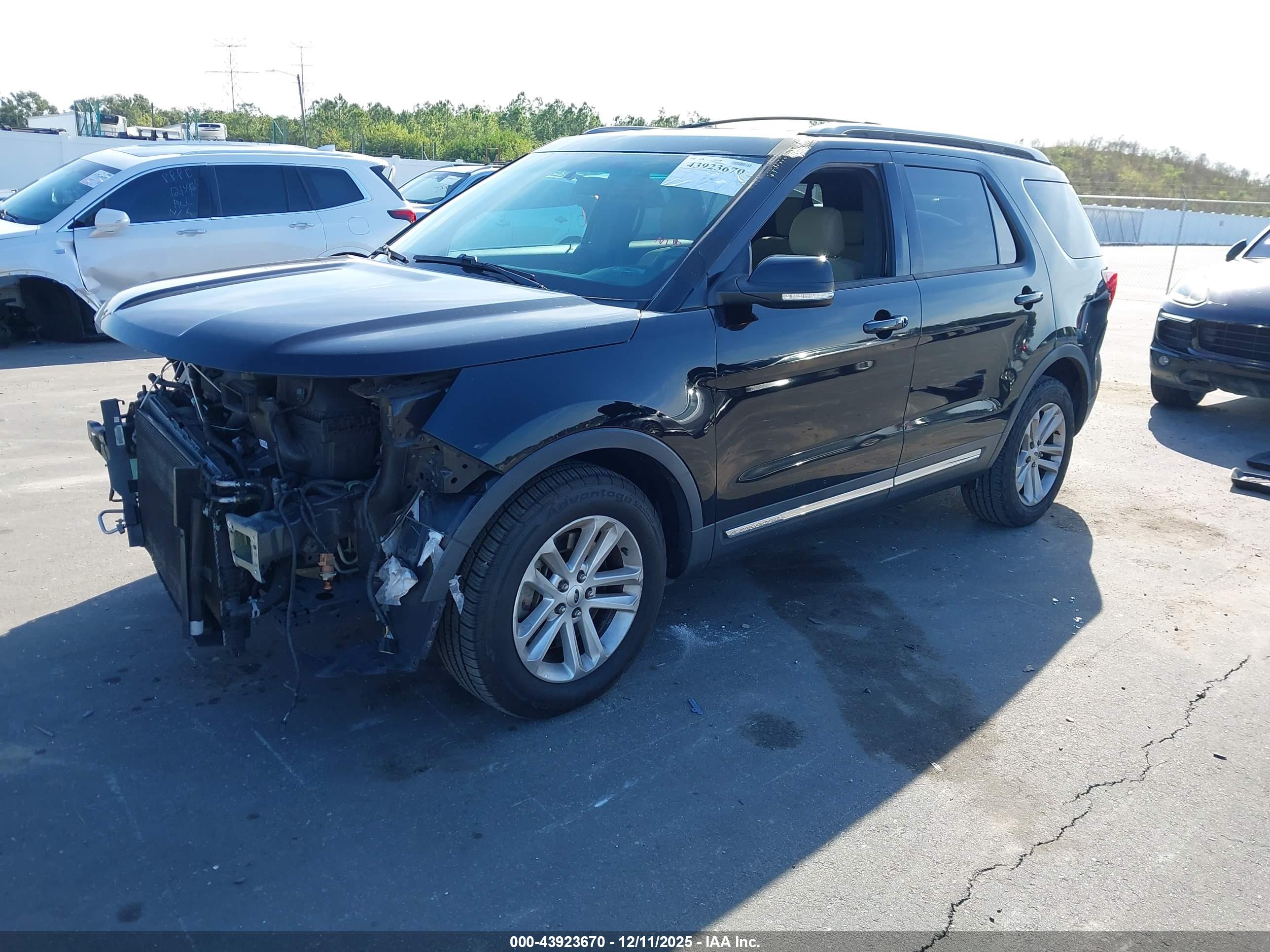 FORD EXPLORER image 2
