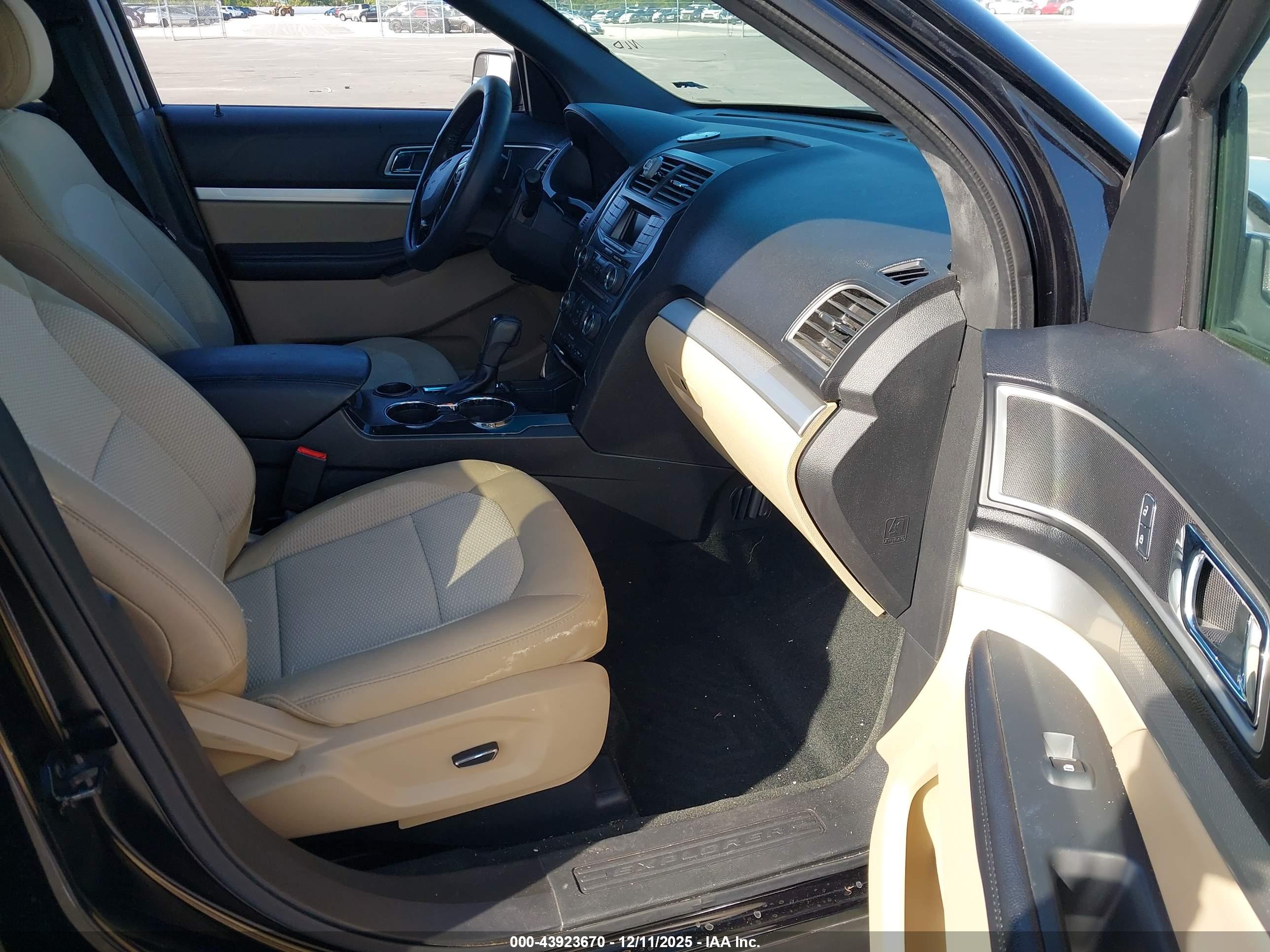 FORD EXPLORER image 5