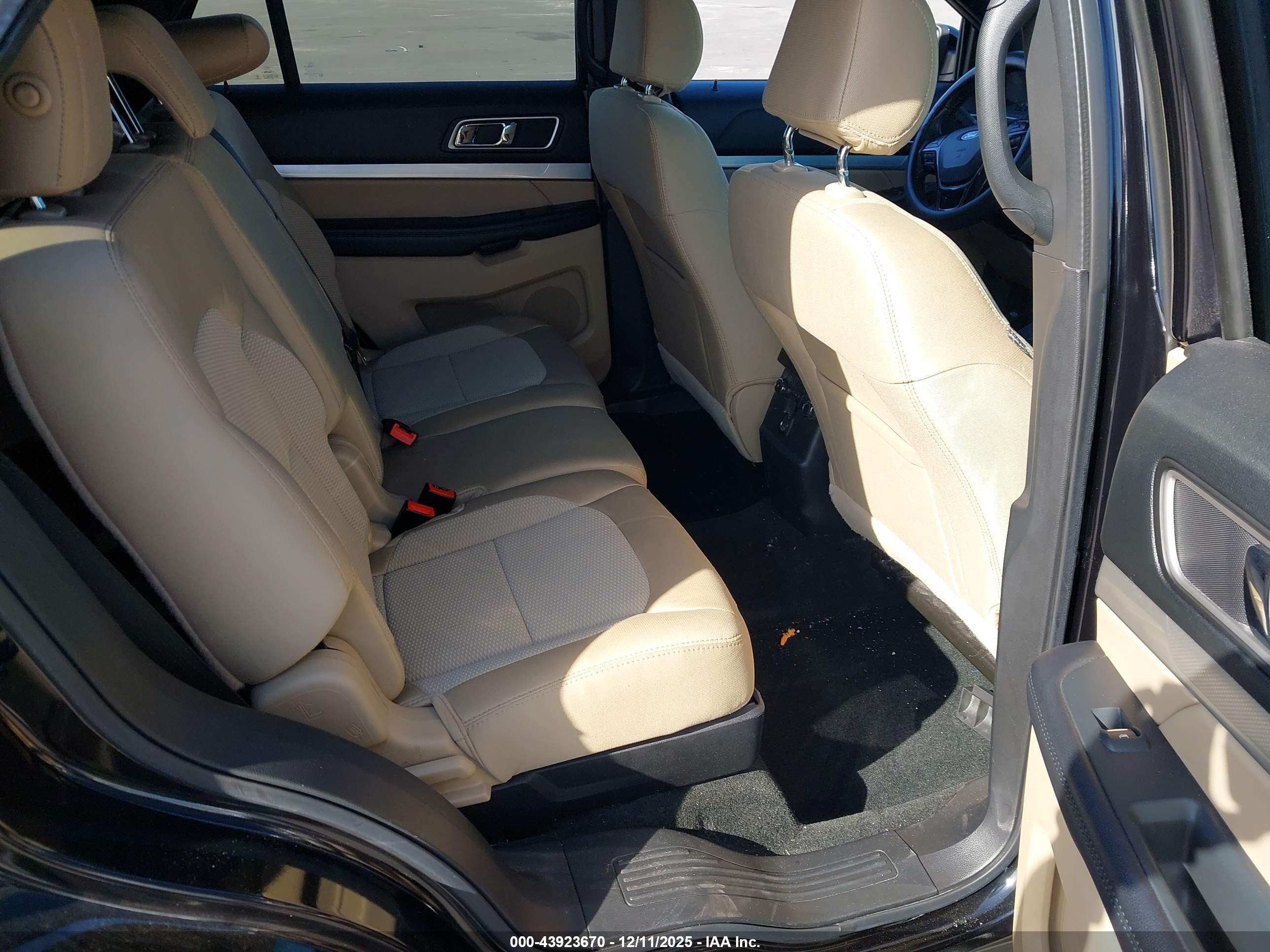 FORD EXPLORER image 8