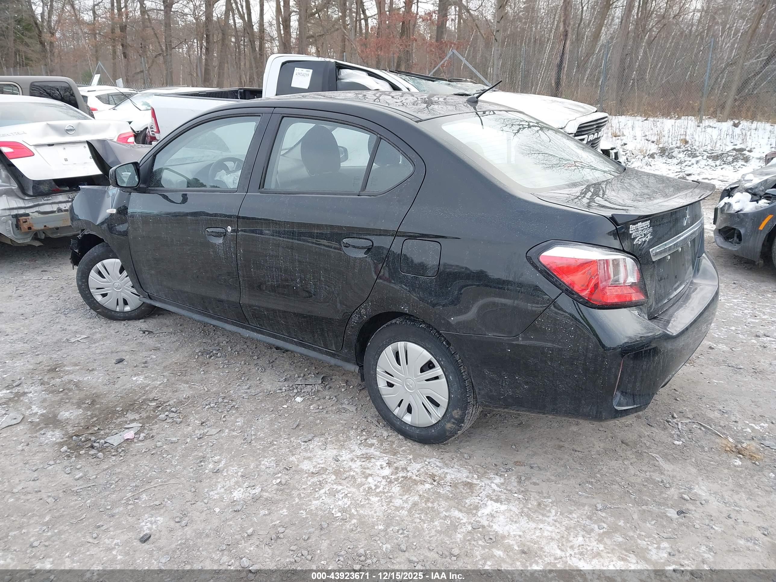 MITSUBISHI MIRAGE image 3