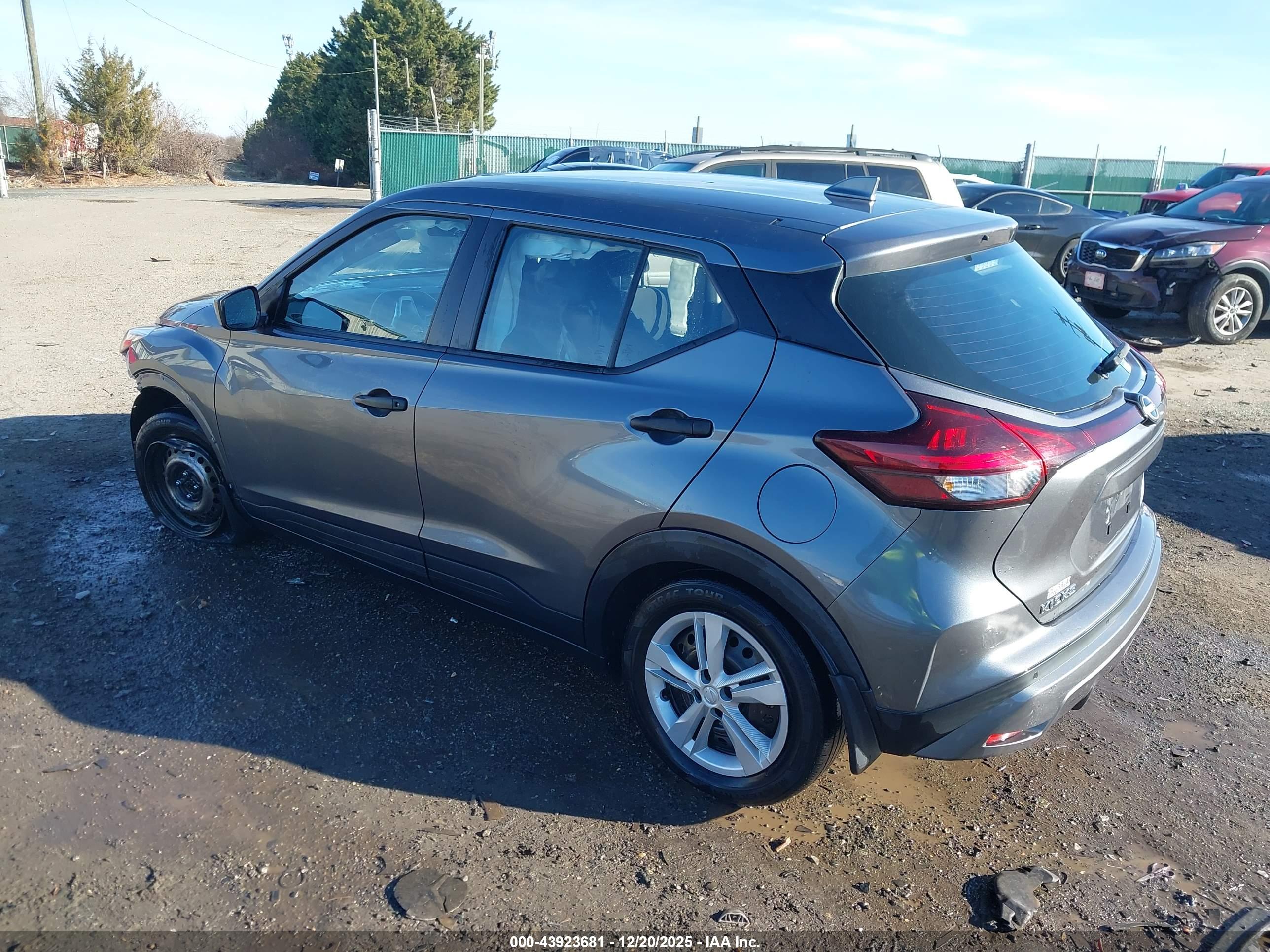 NISSAN KICKS image 3