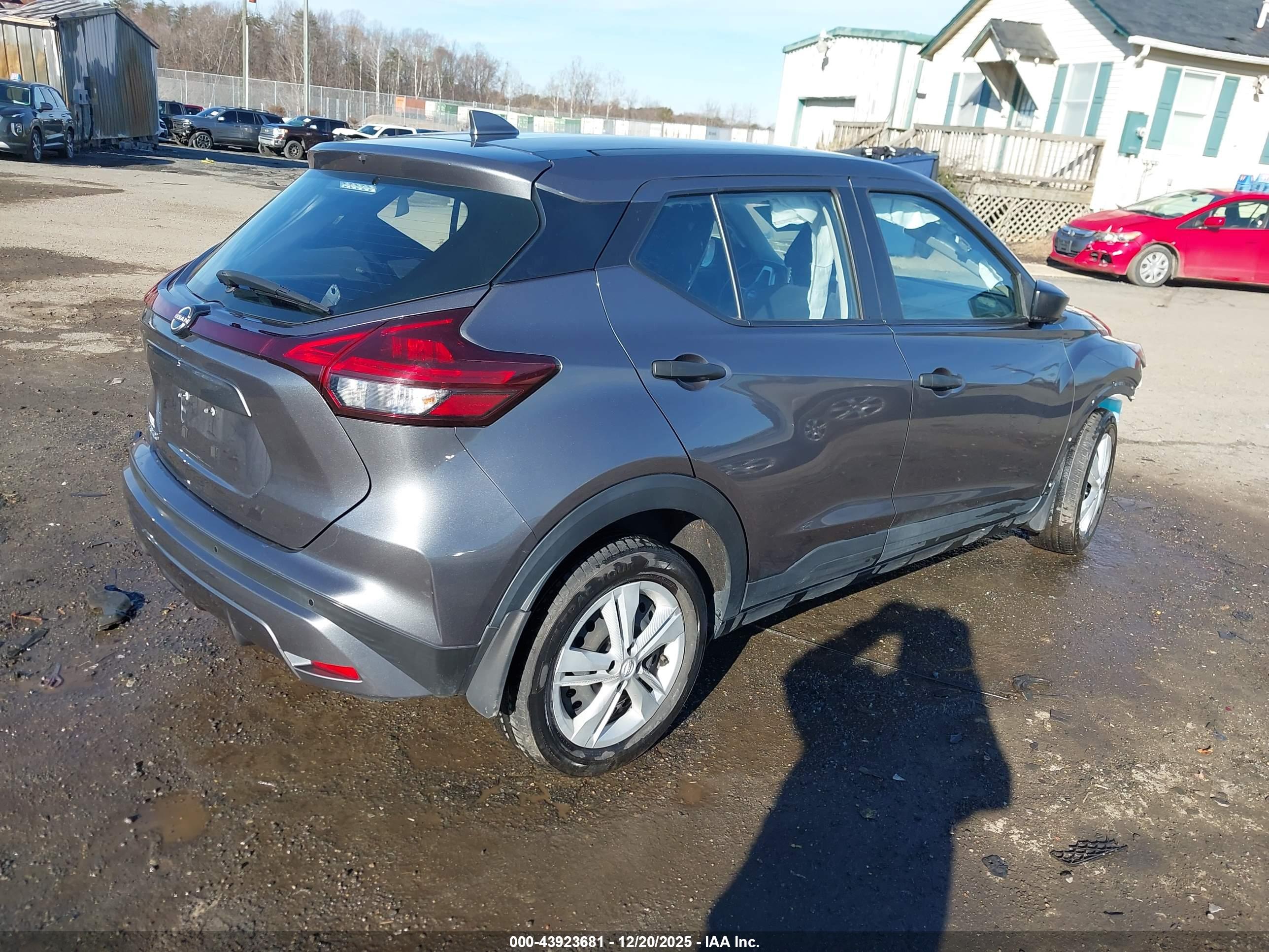 NISSAN KICKS image 4