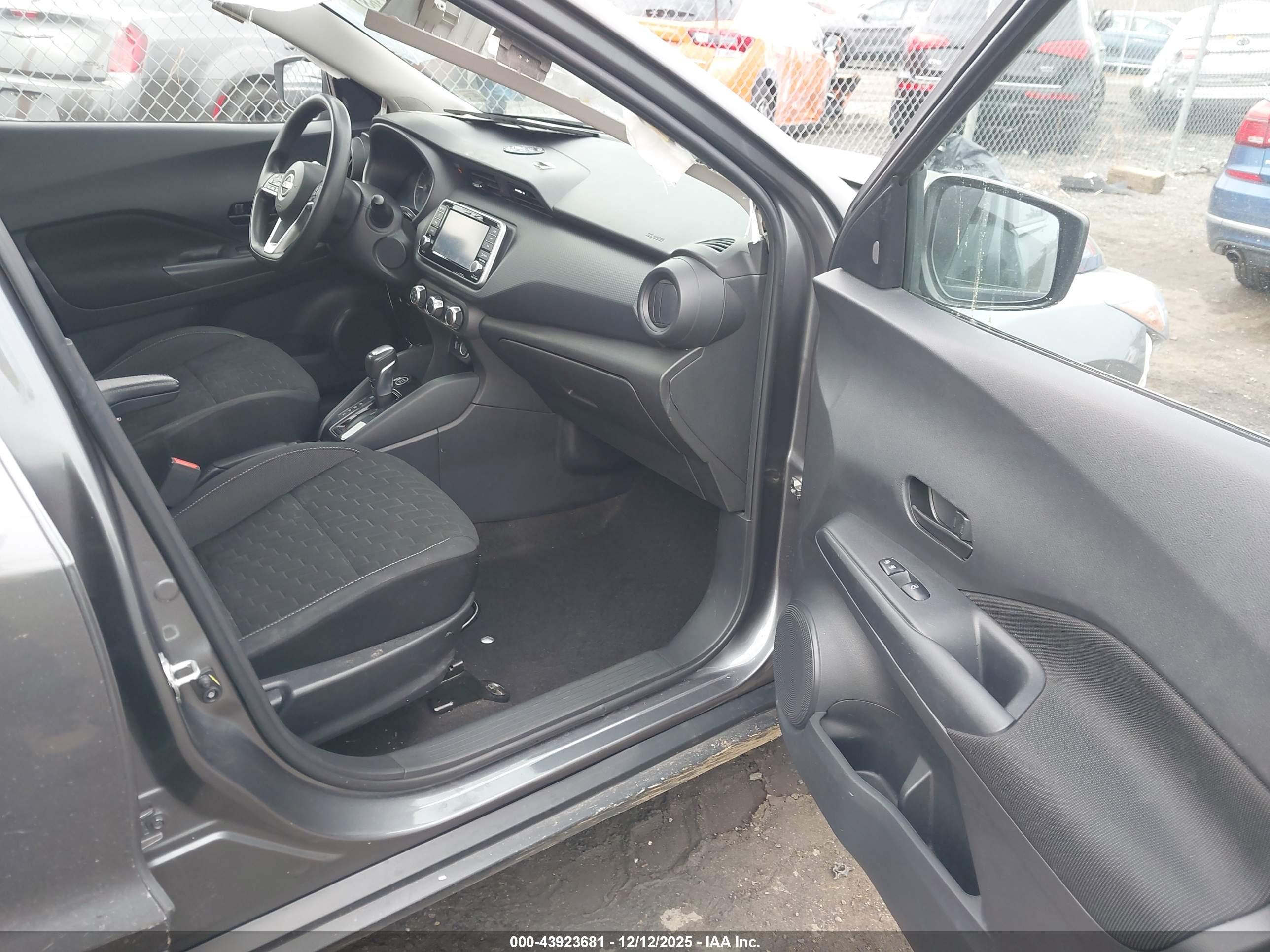 NISSAN KICKS image 5